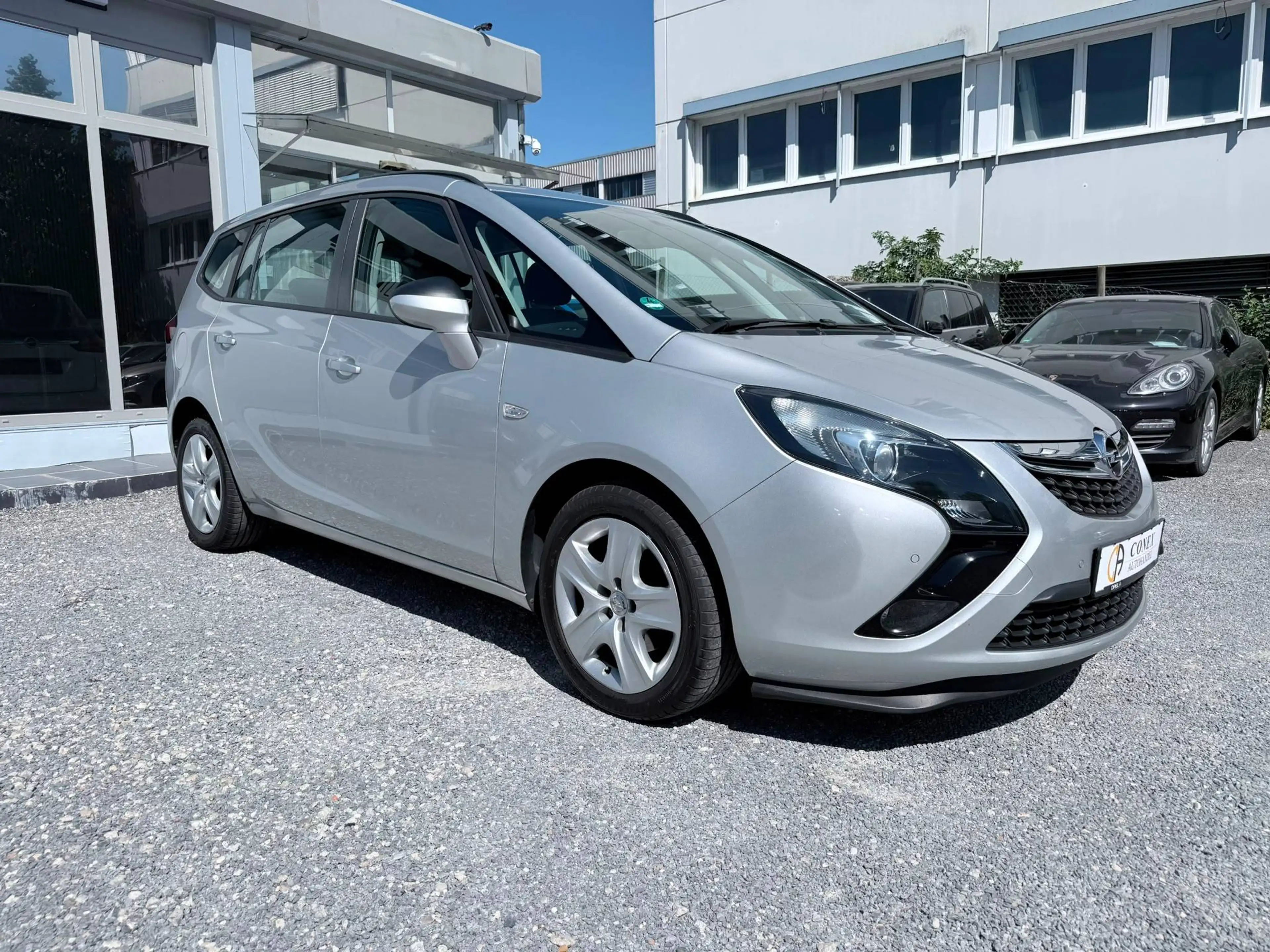 Opel Zafira Tourer Edition — photo 10