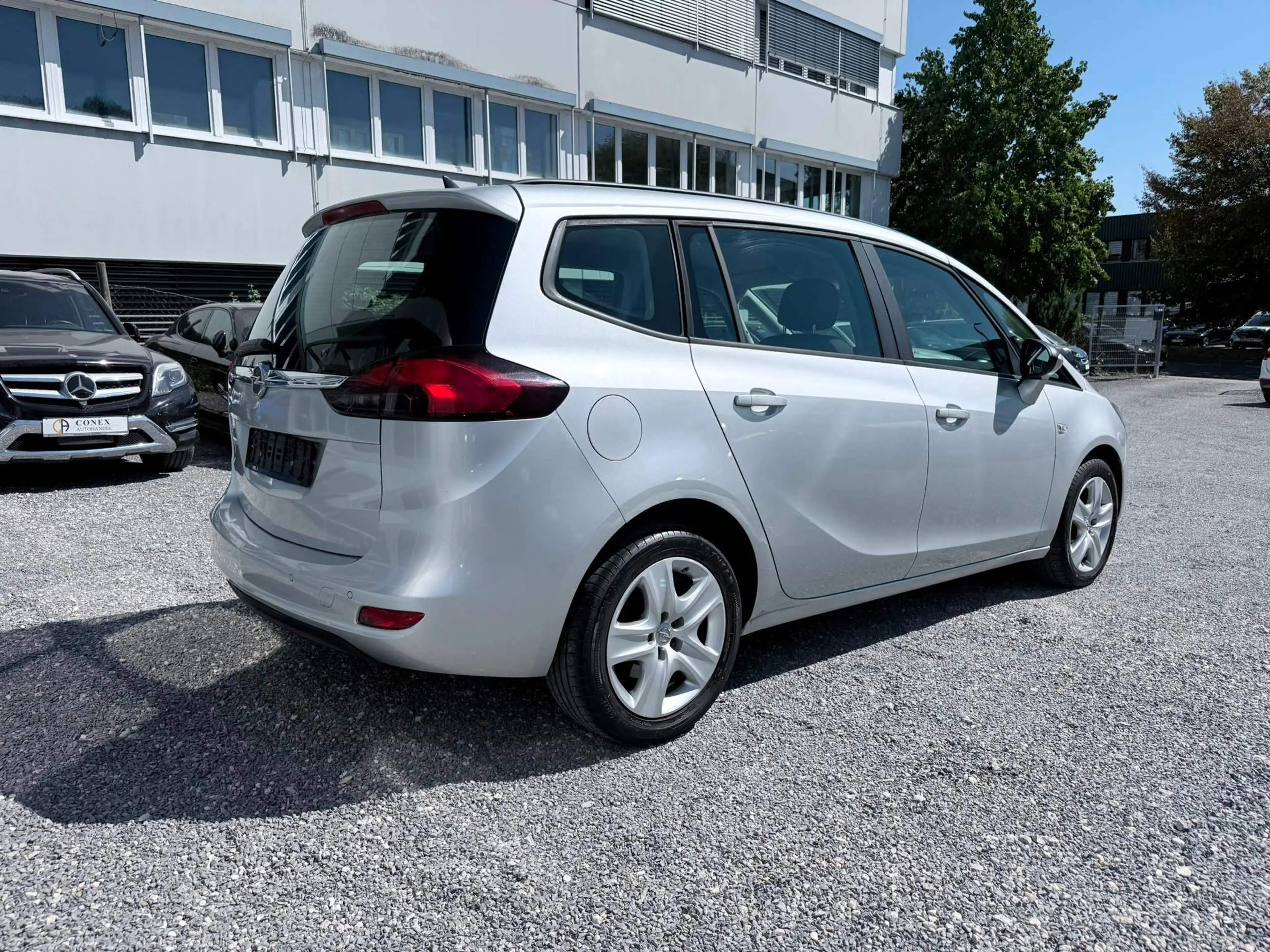 Opel Zafira Tourer Edition — photo 8