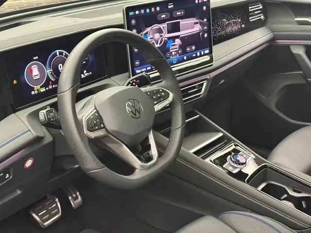Volkswagen Tiguan view 3