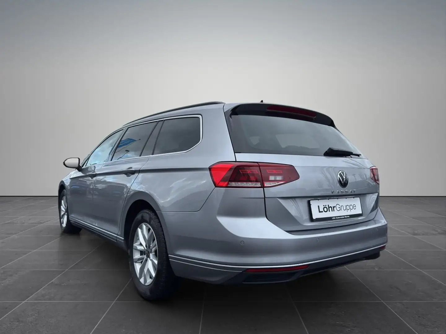 Volkswagen Passat Variant 2.0 TDI Business *AHK*NAVI*ACC*LED* Silber - 2
