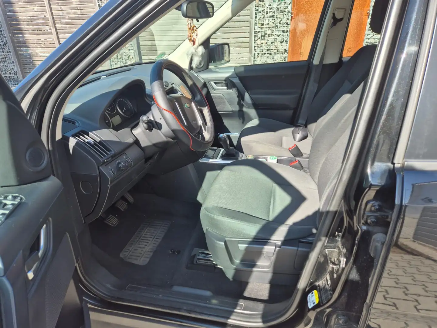 Land Rover Freelander TD4 E Schwarz - 2