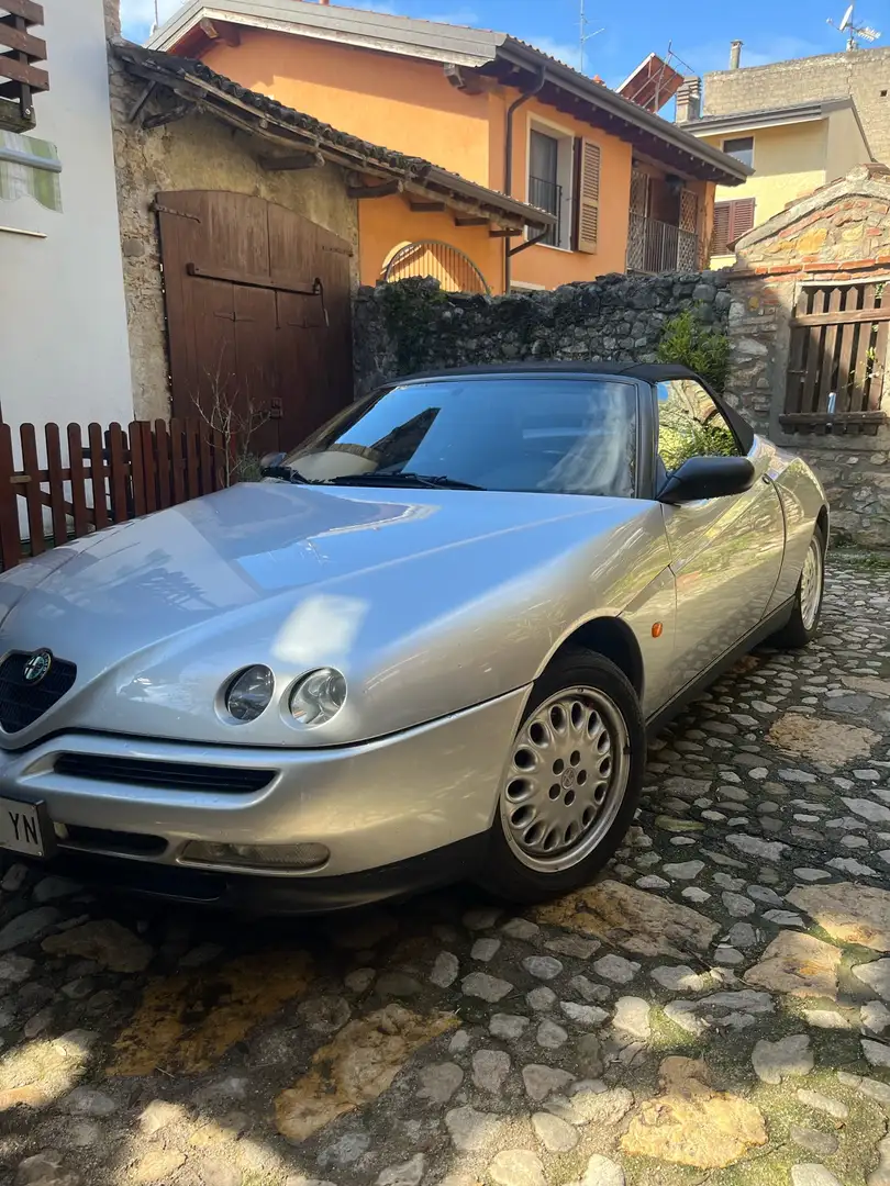 Alfa Romeo Spider 2.0 twin spark 16v - 1