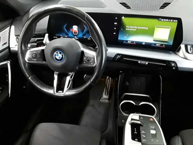 BMW Ix1 view 10