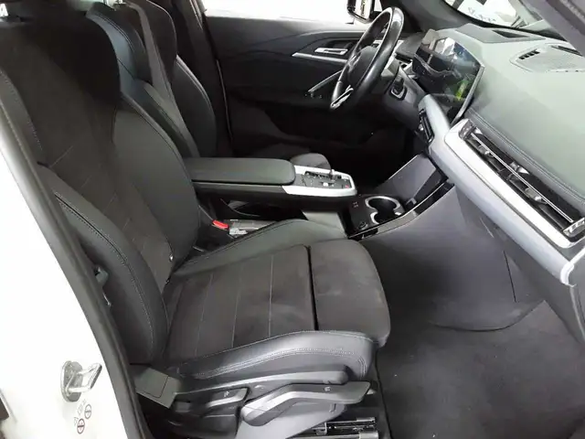 BMW Ix1 view 8