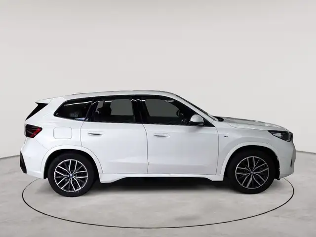 BMW Ix1 view 3