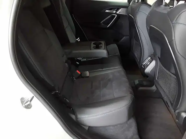 BMW Ix1 view 14