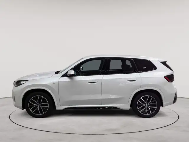 BMW Ix1 view 6