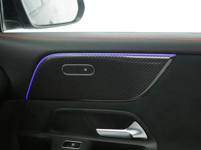 Mercedes-Benz GLB view 18