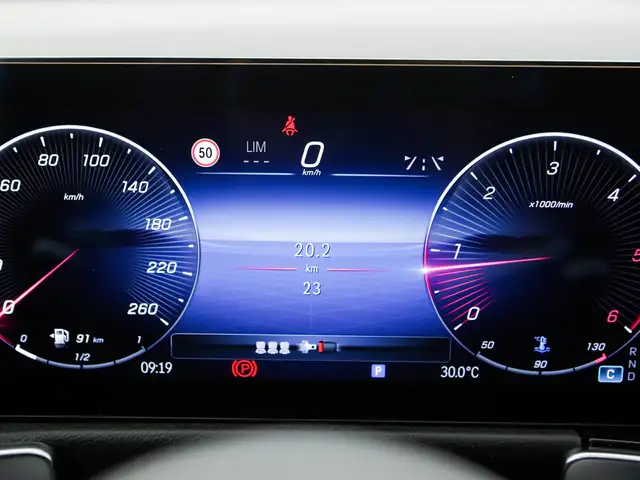 Mercedes-Benz GLB view 15