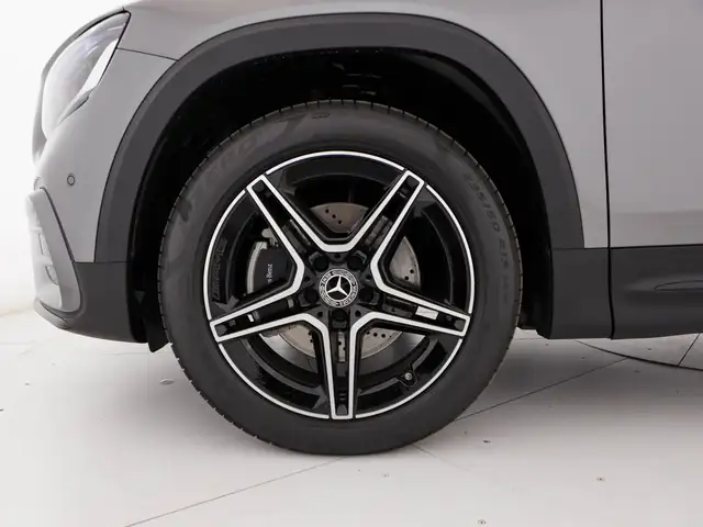 Mercedes-Benz GLB view 7