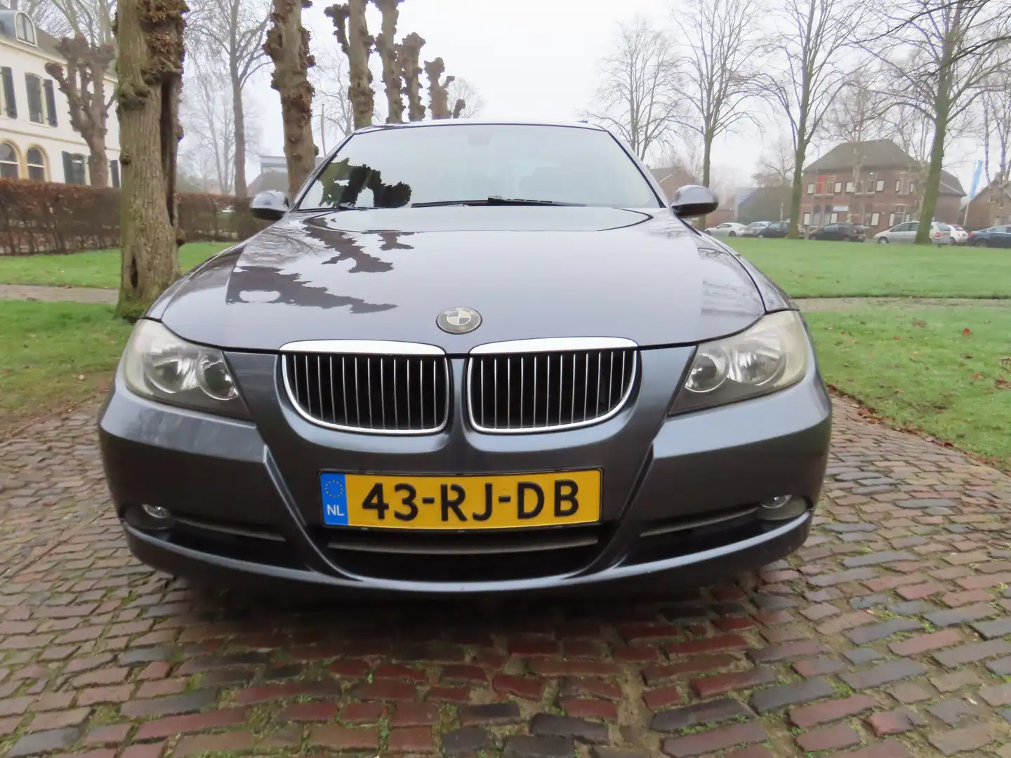 BMW 325 3-serie 325i Dynamic Executive 218 PK!! Automaat E Grijs - 2