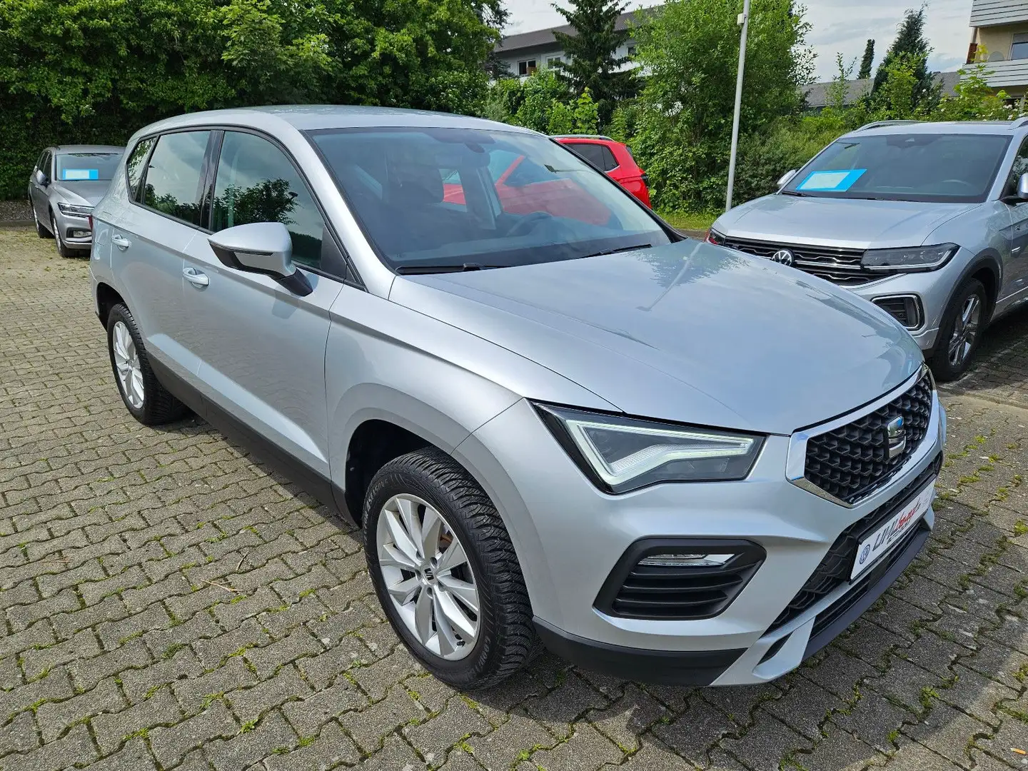 SEAT Ateca Style AHK LED Navi Bluetooth Klima Argent - 2