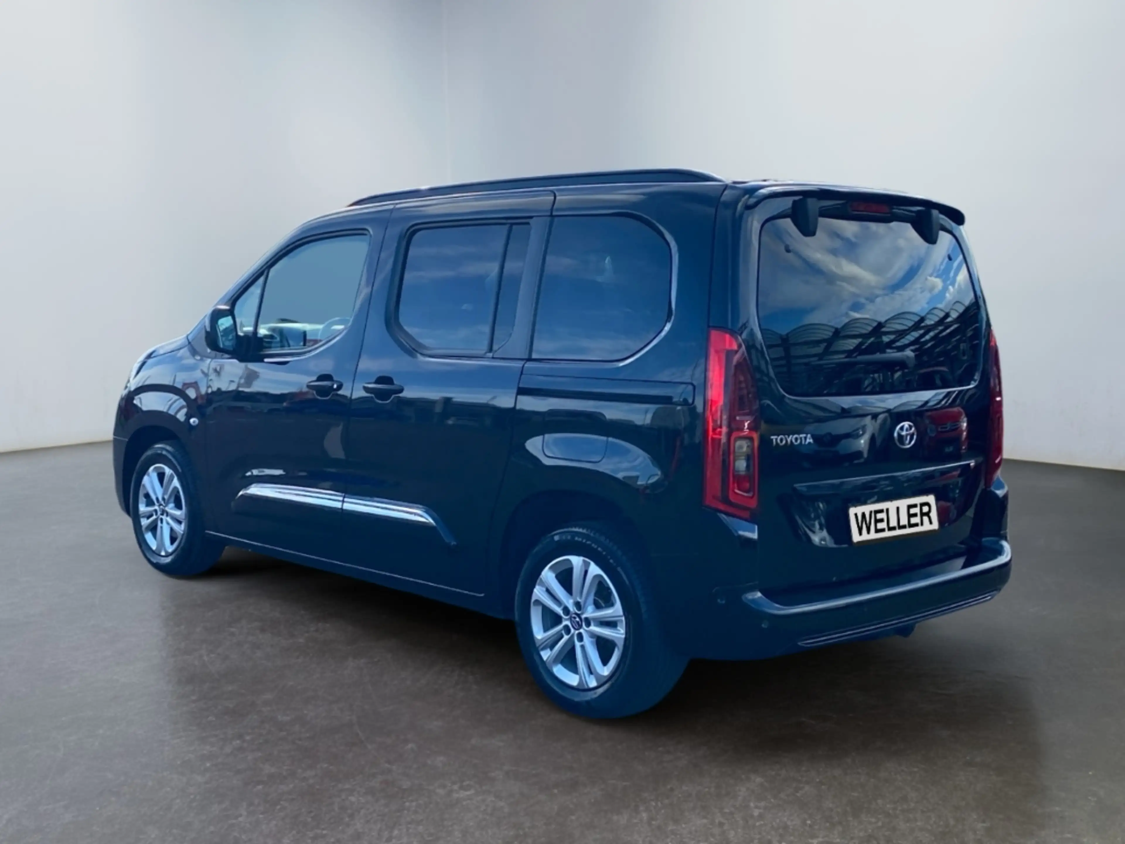 Toyota Proace City Verso 1.2T L1 Team D *Navi*ACC*RCam* — photo 7