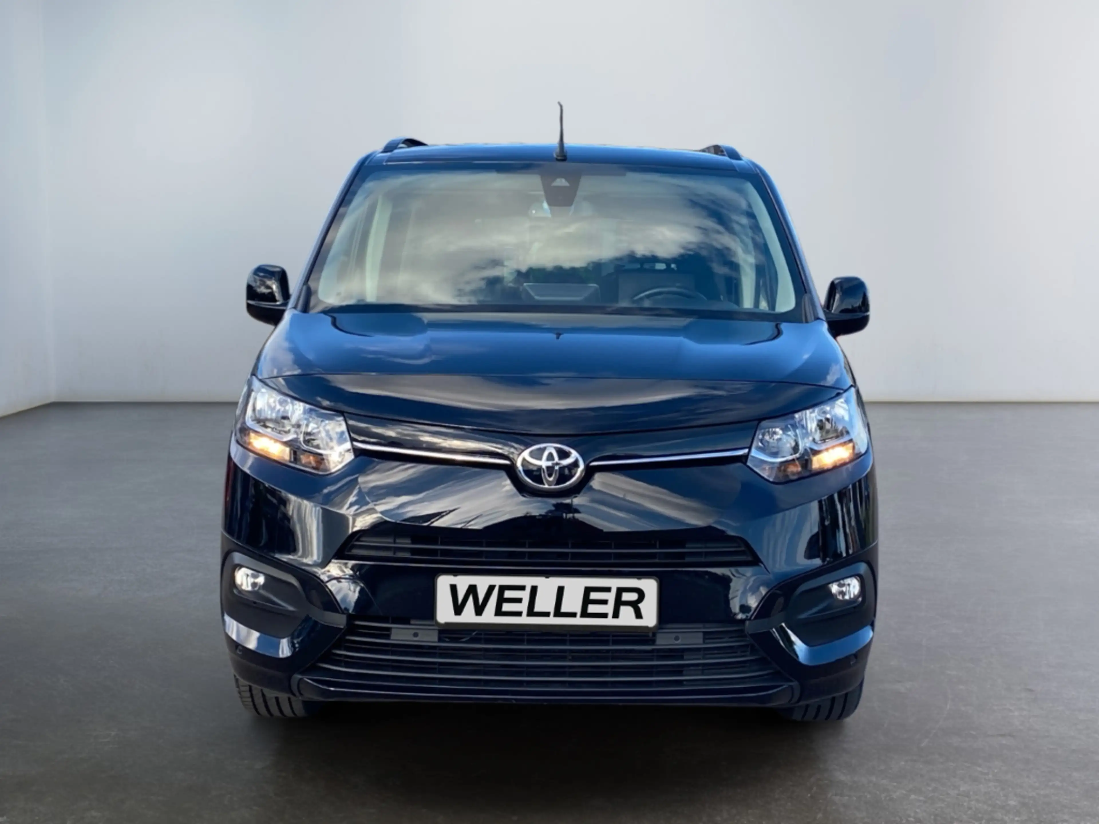 Toyota Proace City Verso 1.2T L1 Team D *Navi*ACC*RCam* — photo 2