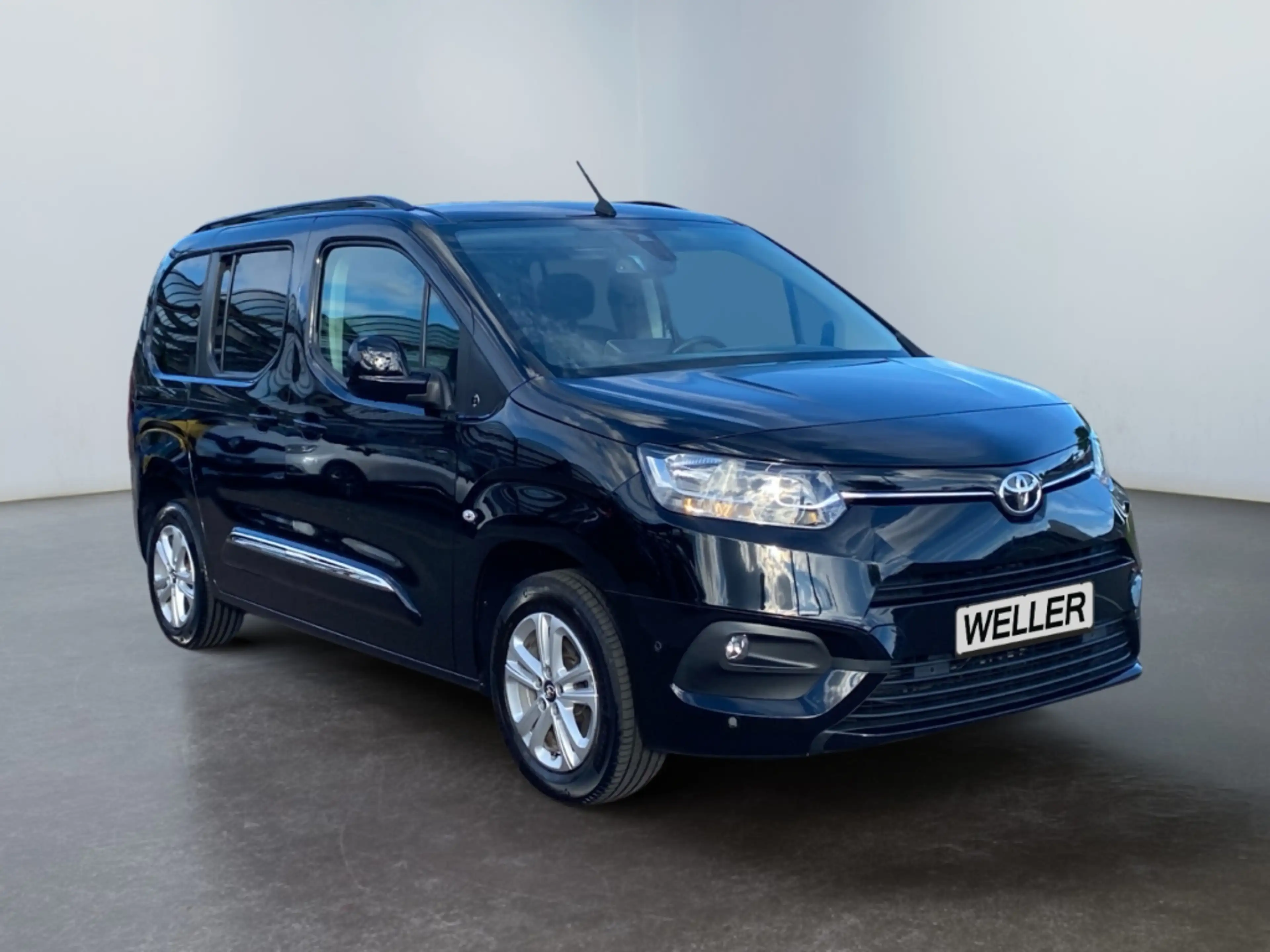 Toyota Proace City Verso 1.2T L1 Team D *Navi*ACC*RCam* — photo 3