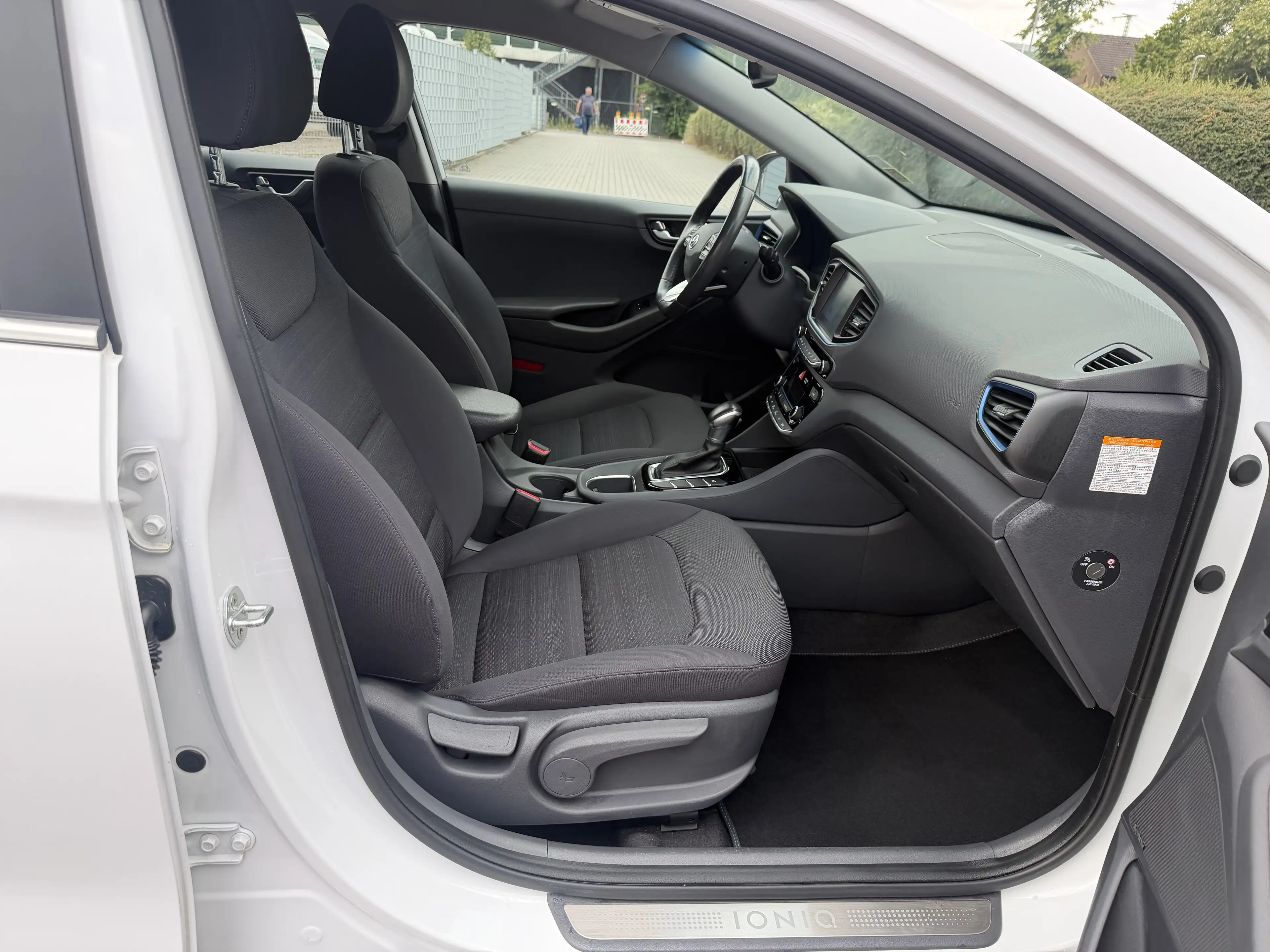 Hyundai IONIQ Style Hybrid*CarPlay*Kamera*AHK* — photo 13