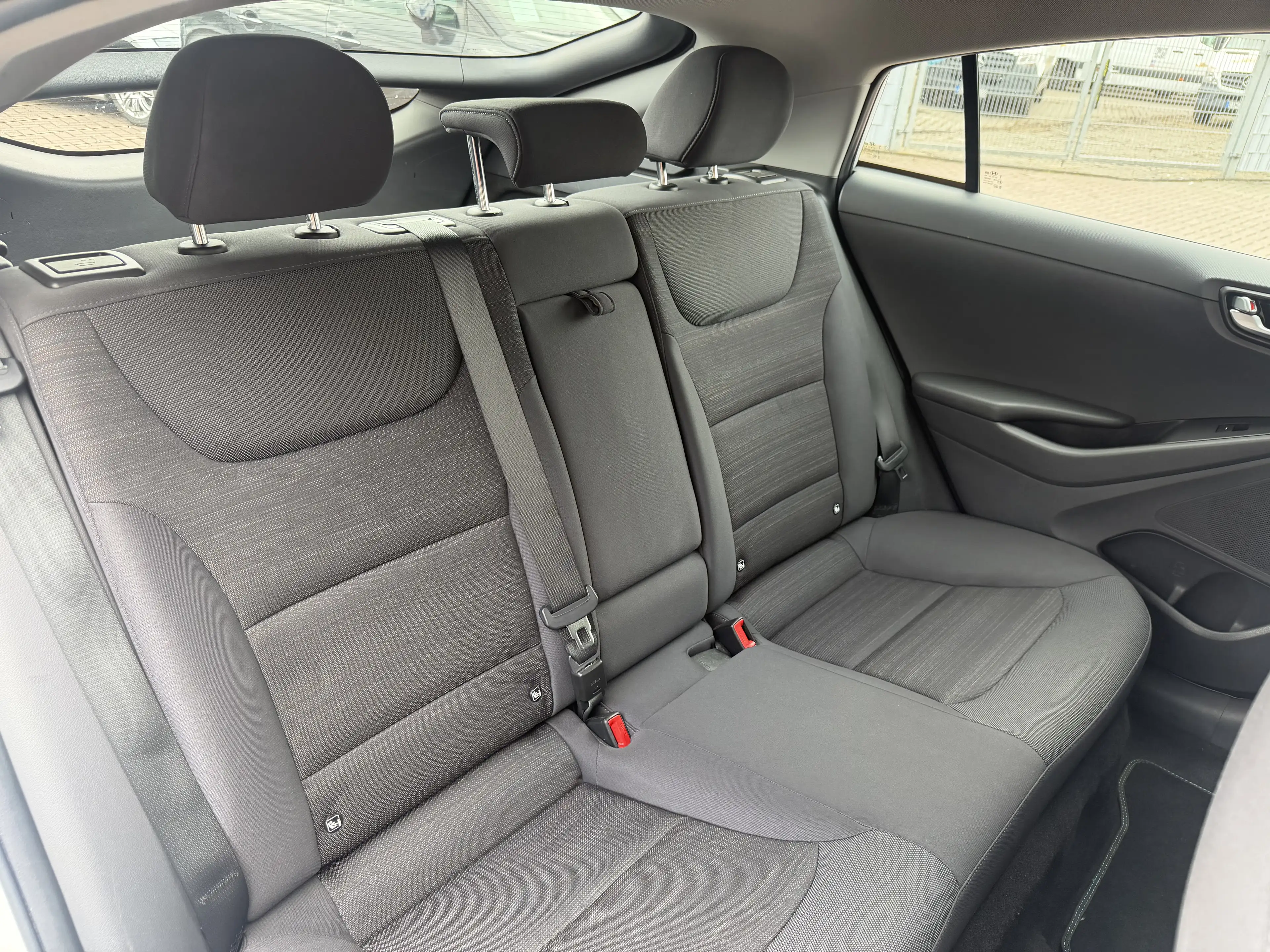 Hyundai IONIQ Style Hybrid*CarPlay*Kamera*AHK* — photo 12