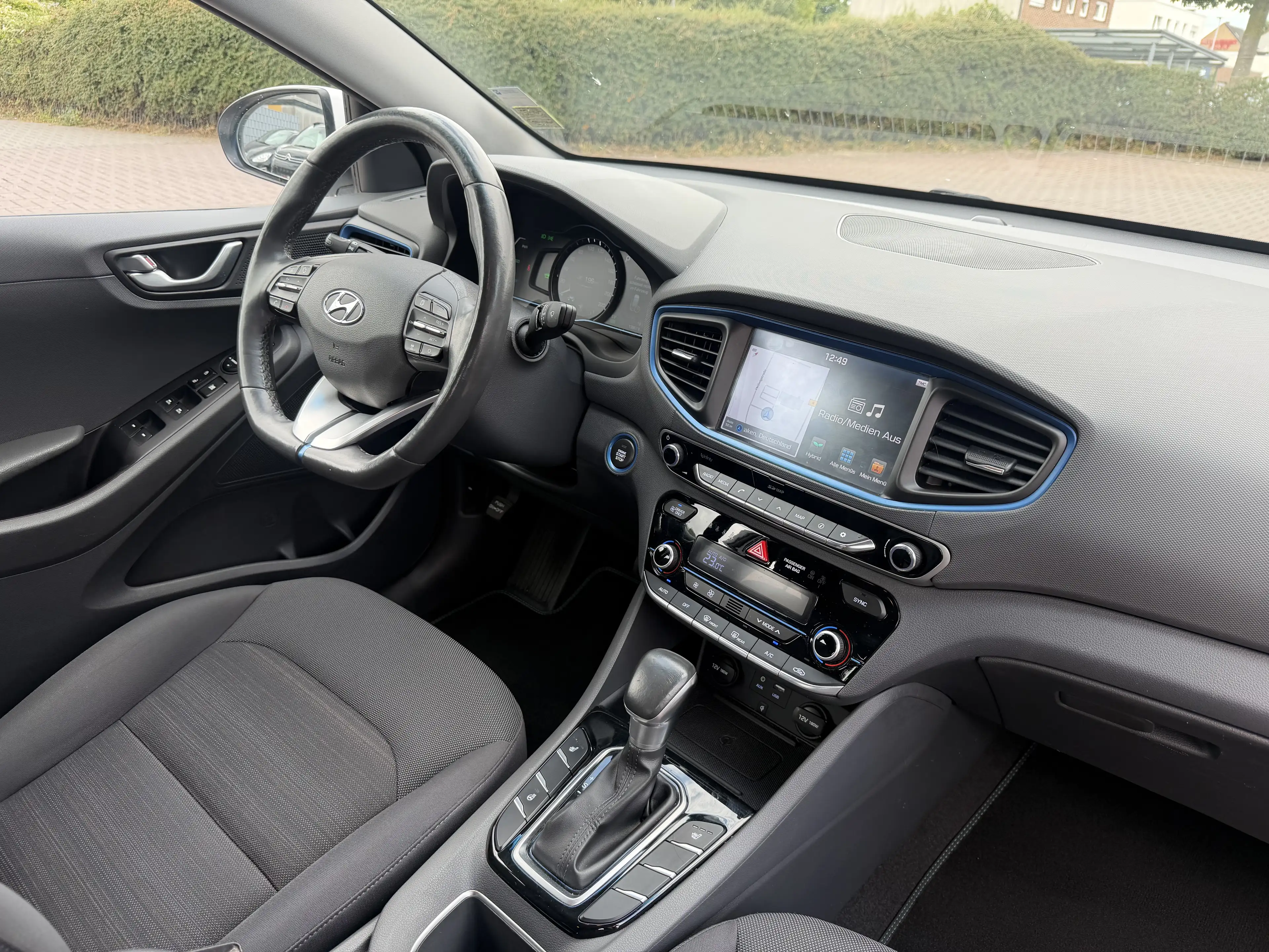 Hyundai IONIQ Style Hybrid*CarPlay*Kamera*AHK* — photo 14