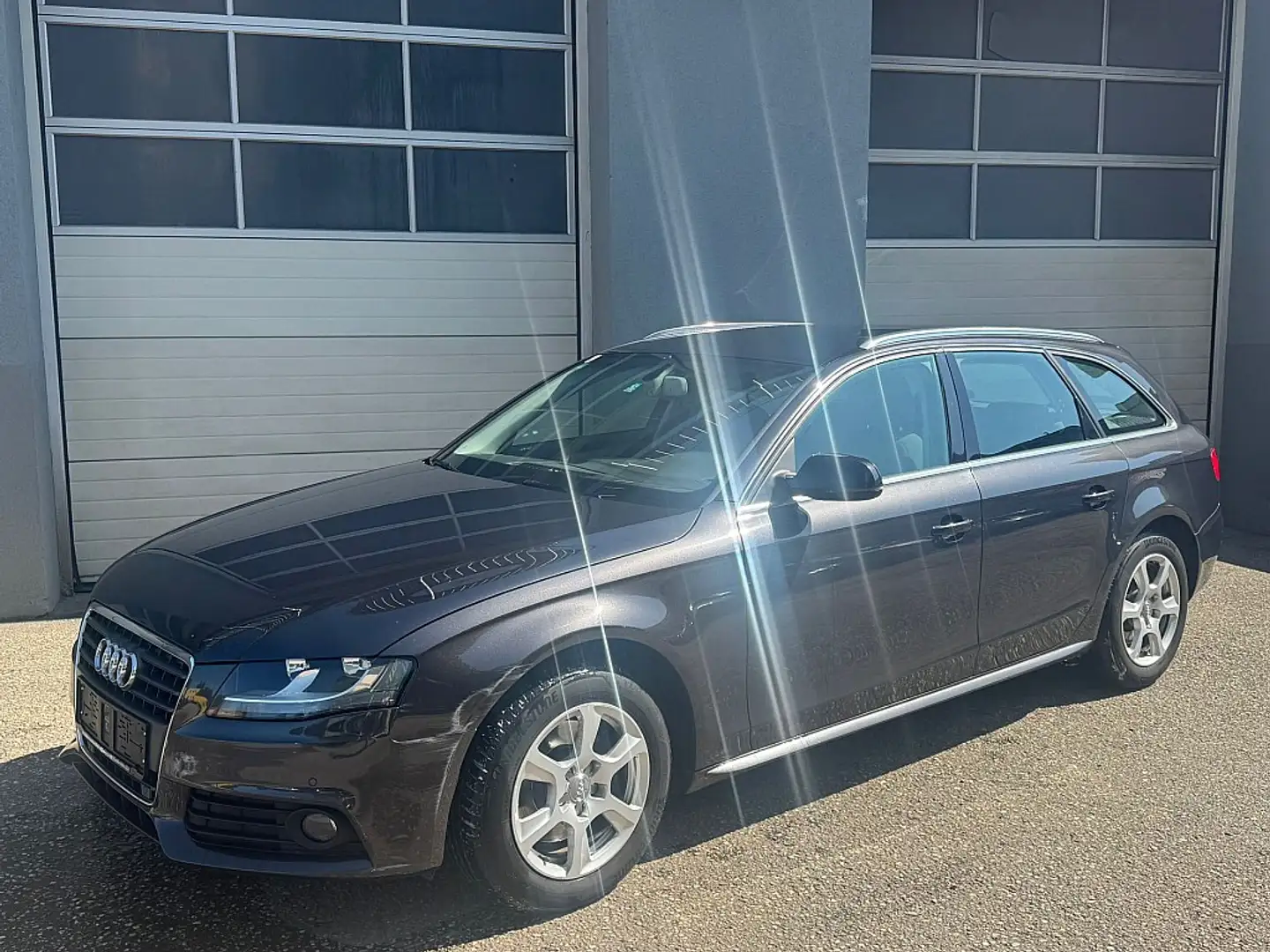 Audi A4 Avant 2,0 TDI DPF Jubliäumsmodell Noir - 2