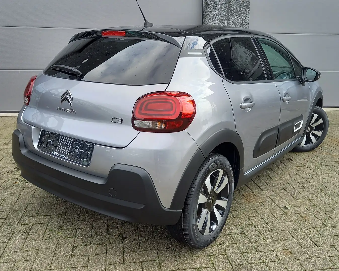 Citroen C3 SHINE 12 PureTech 110 EAT6 Zilver - 2