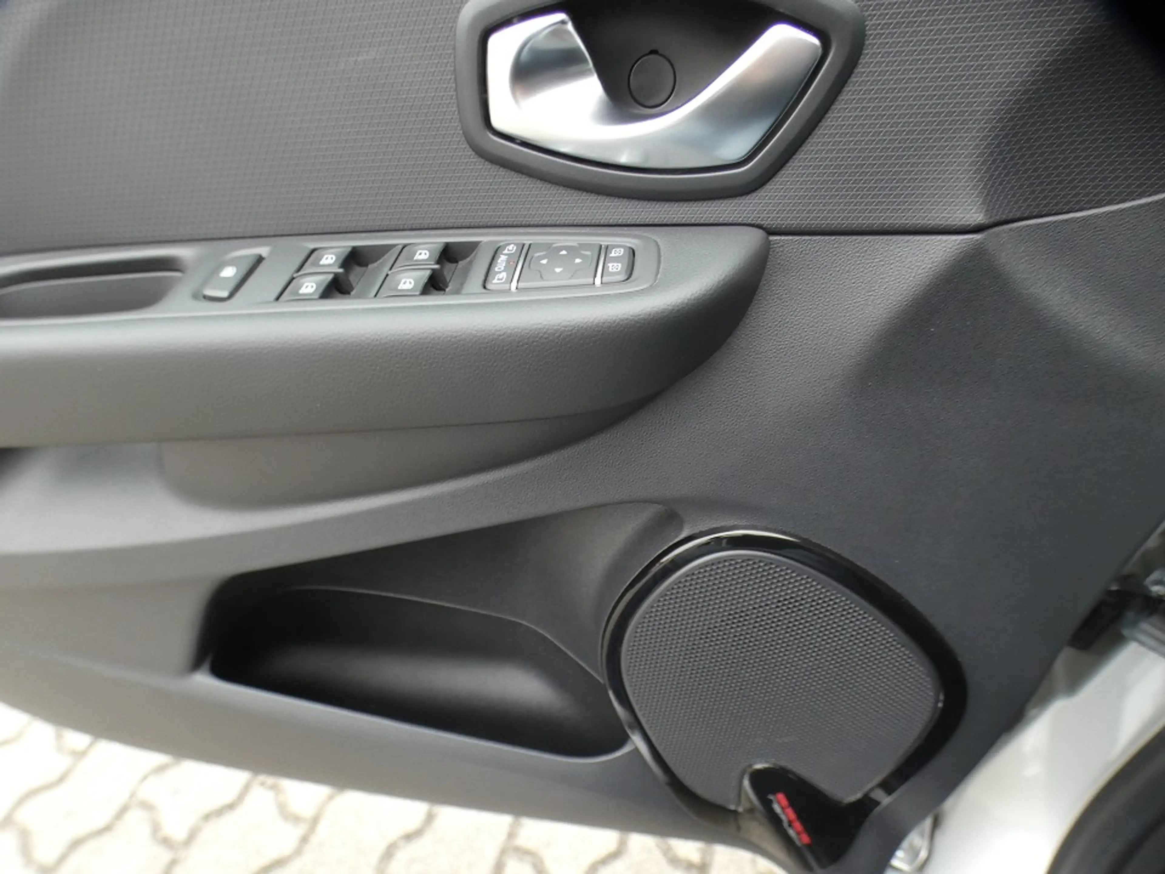 Renault Clio TCe90eco limited — photo 14