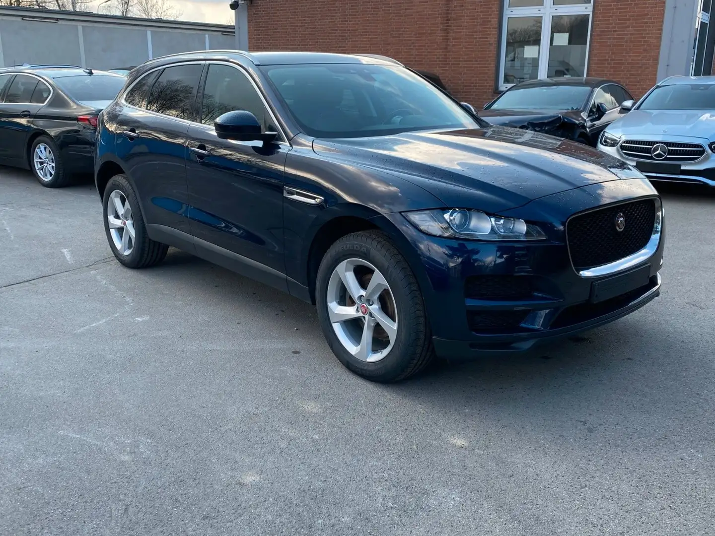 Jaguar F-Pace 2.0d Prestige AWD Blau - 2