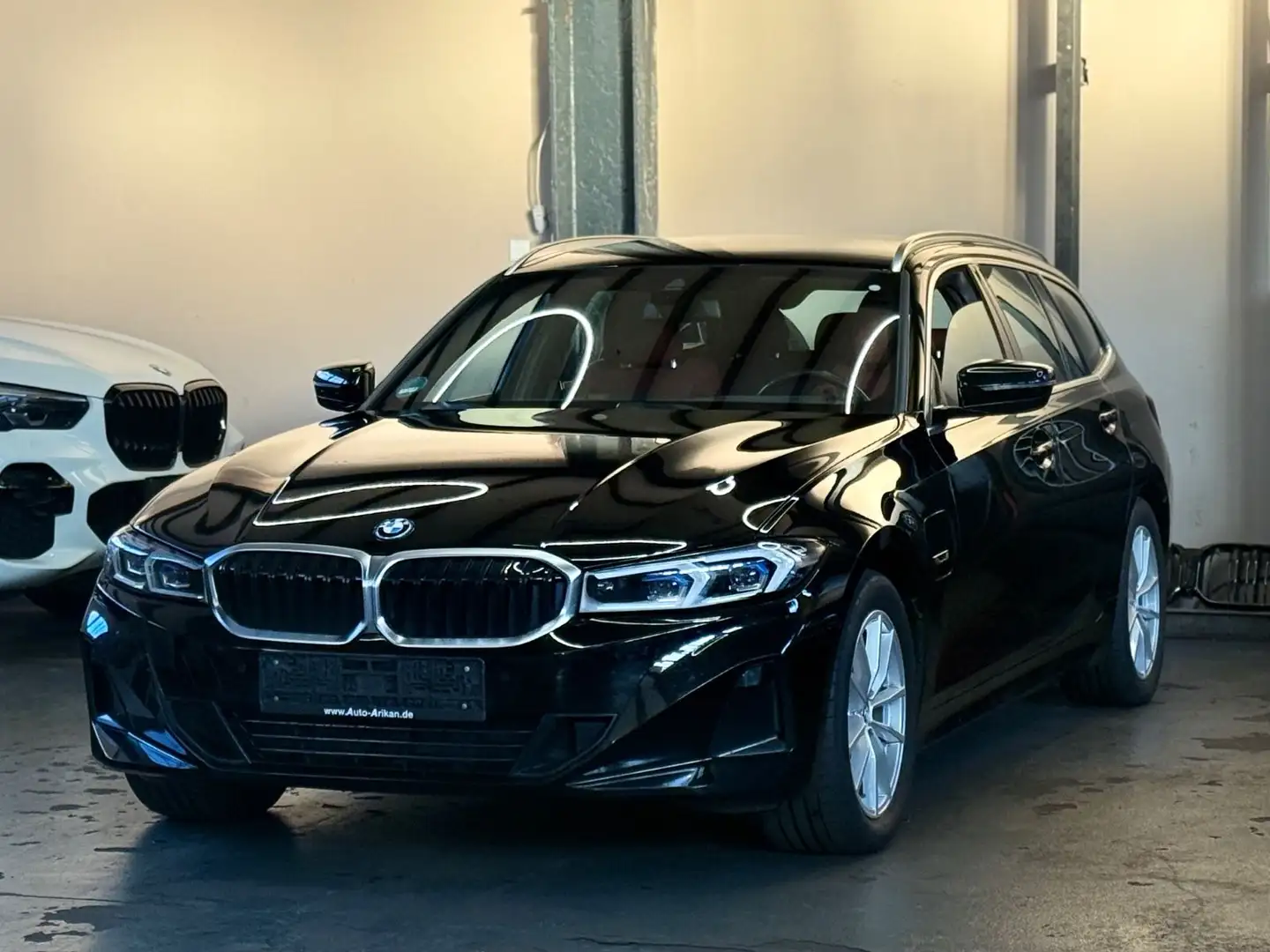 BMW 320 e Touring Live Cockpit Plus/Neues MODEL/Led Negro - 2