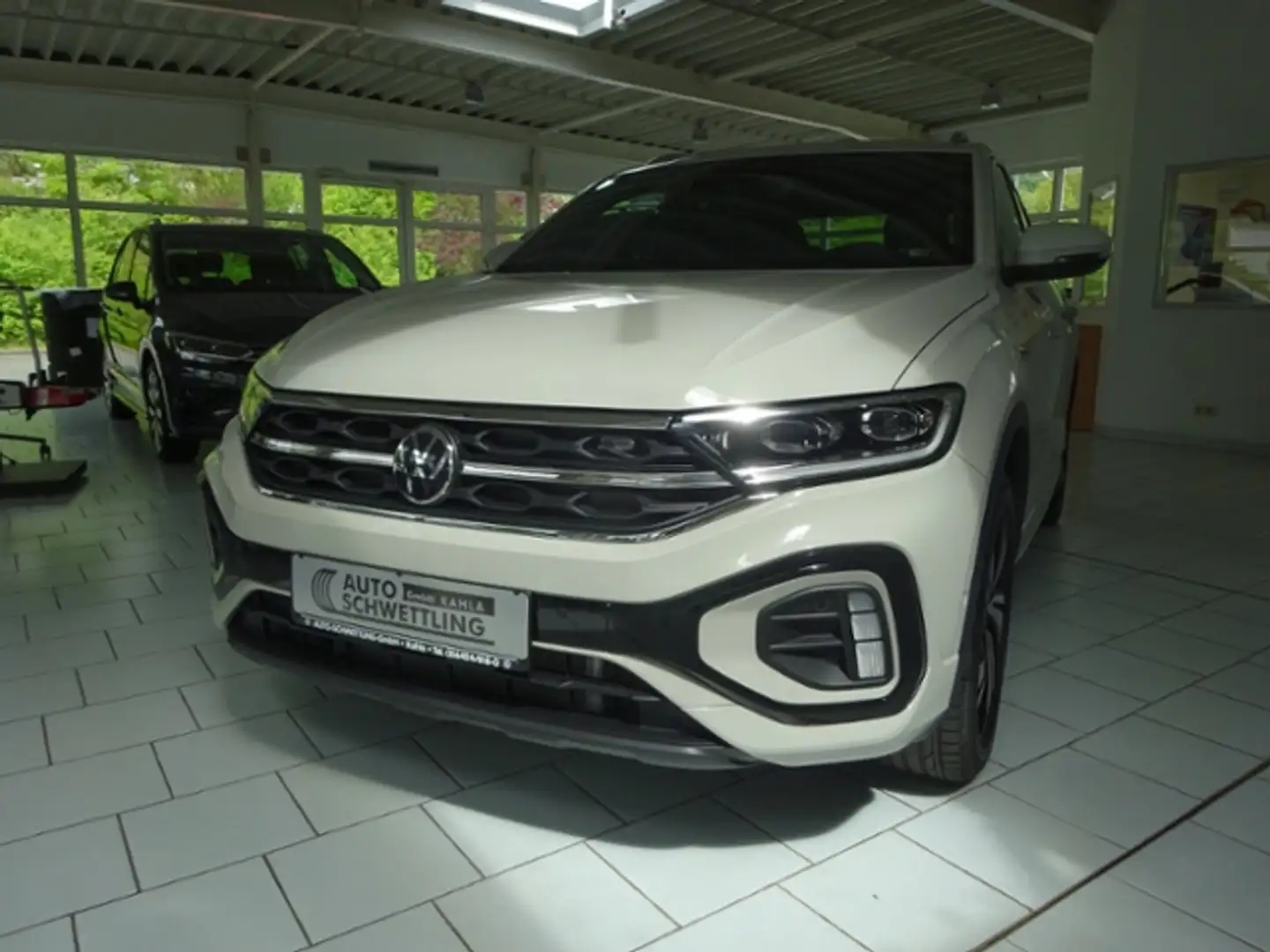 Volkswagen T-Roc 1.5 TSI DSG R-Line KLIMA LED ALU Weiß - 2
