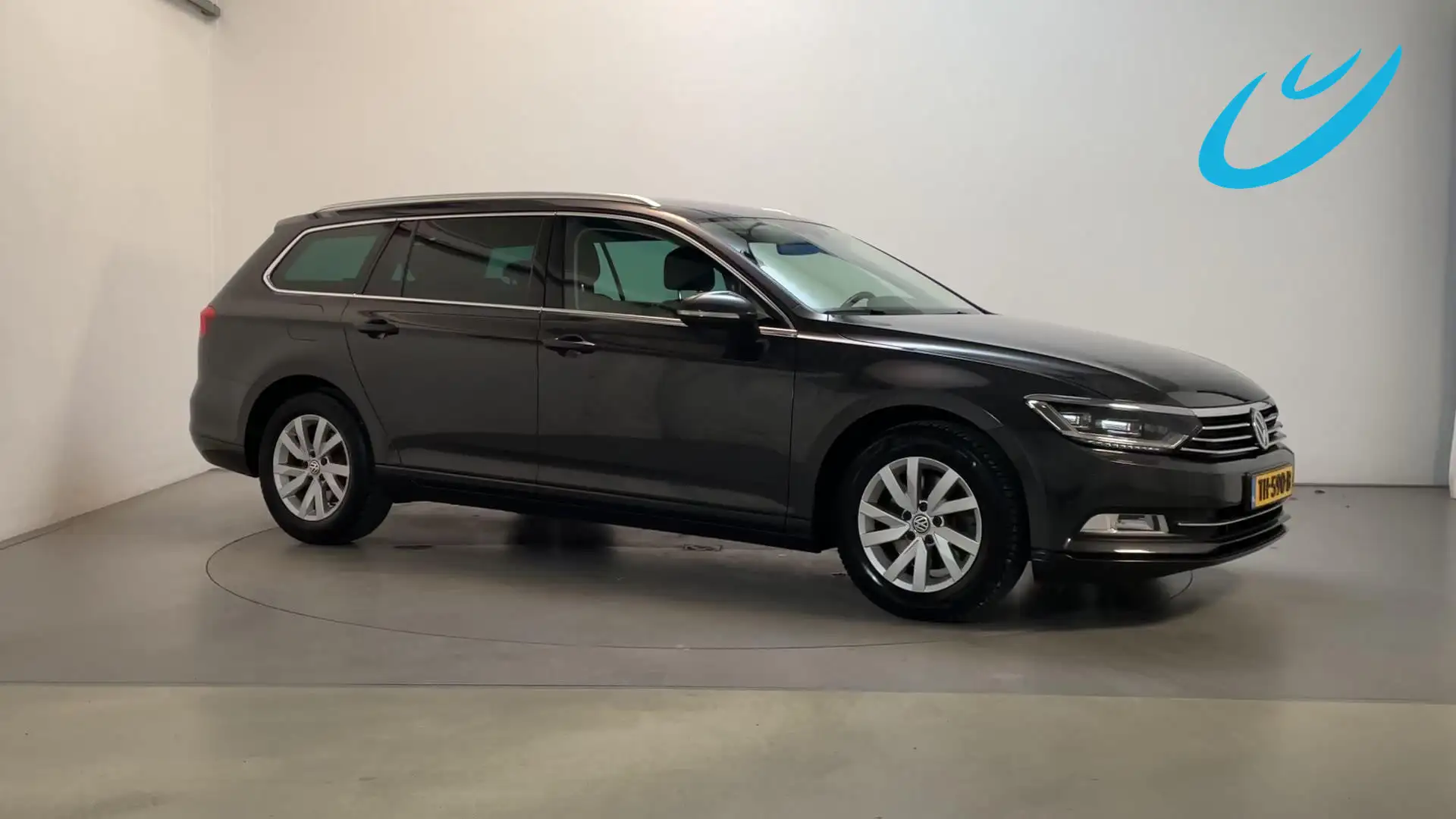 Volkswagen Passat Variant 1.4 TSI DSG Comfortline Business LED Navigatie DAB Gris - 1