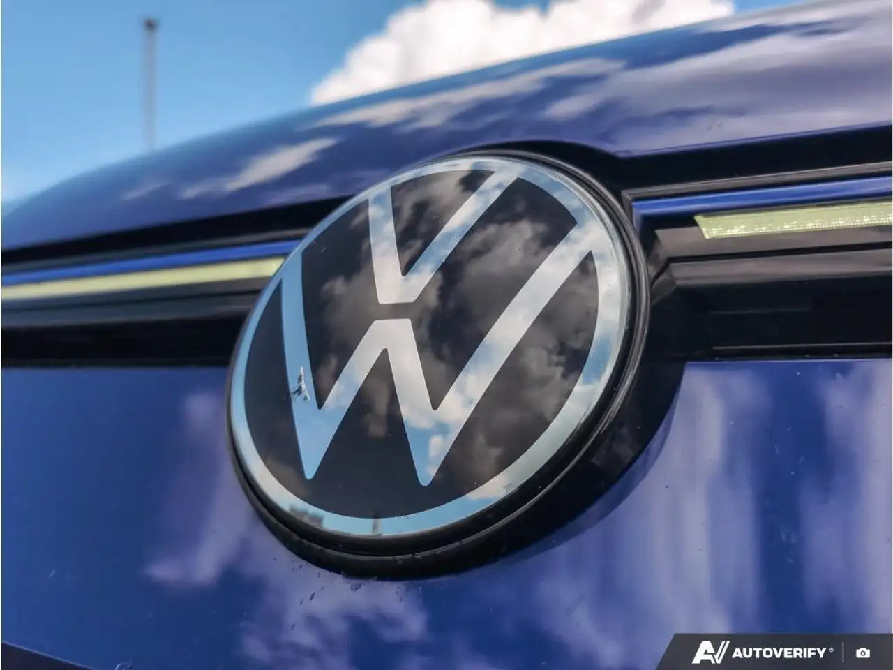 Volkswagen Golf R photo Volkswagen Golf R