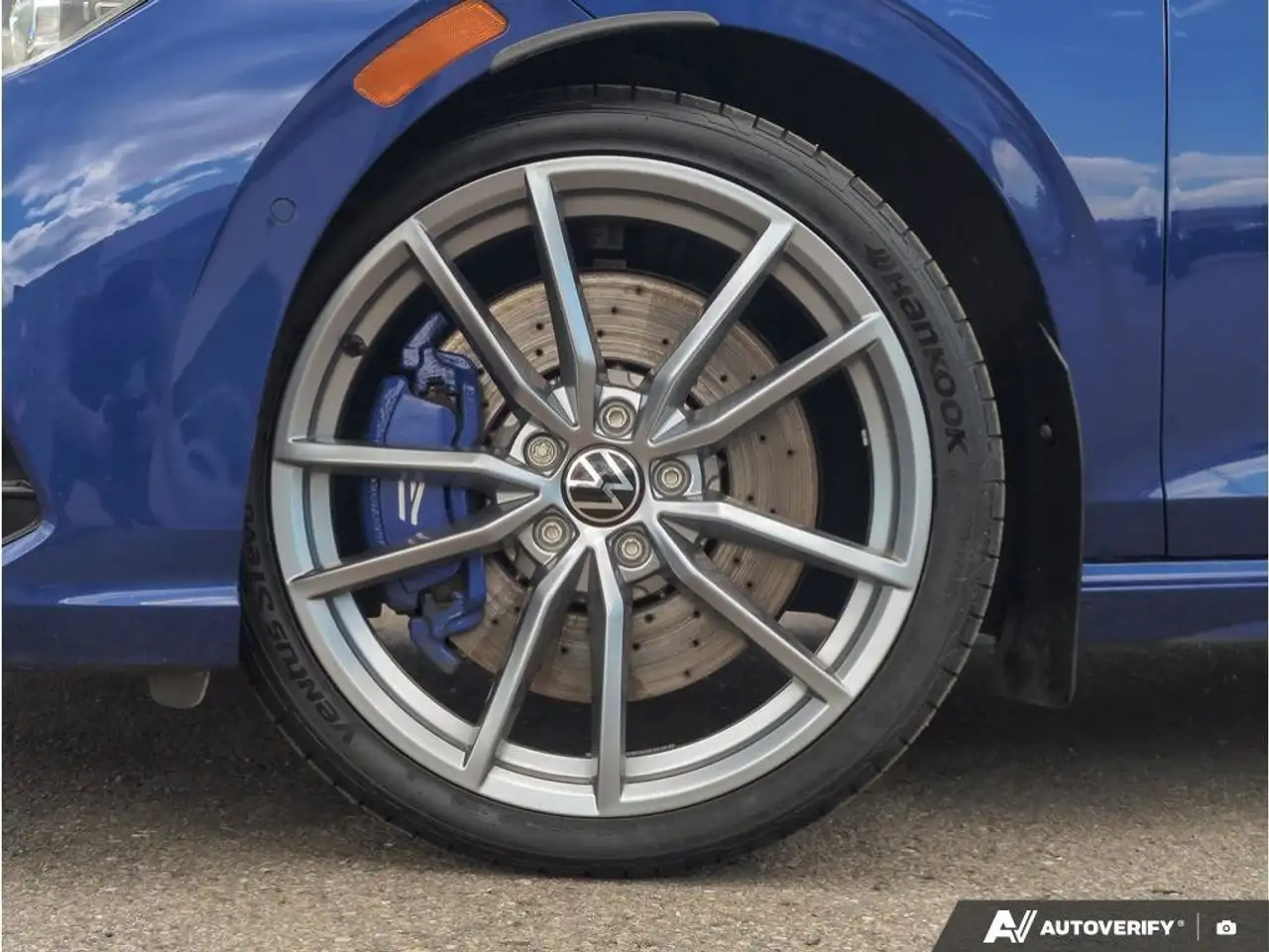 Volkswagen Golf R photo Volkswagen Golf R