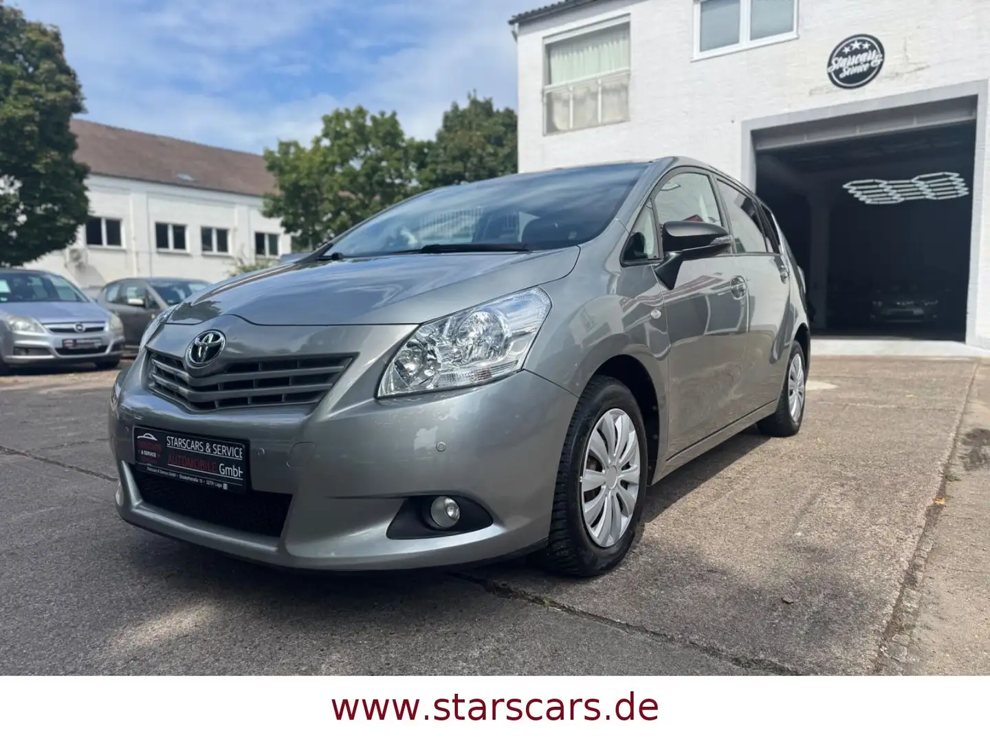 Toyota Verso *1.8-TRAVEL*PANO*NAVI*KAM*7-SITZER*1.HAND* Gris - 1