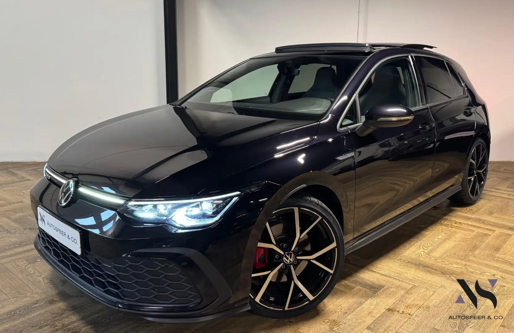 Volkswagen Golf GTD 2.0 TDI PANO KEYLESS CAM H&K VOL! Zwart - 1