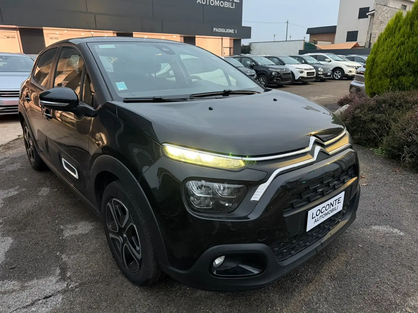 Citroen C3 1.2 puretech Shine s Noir - 1