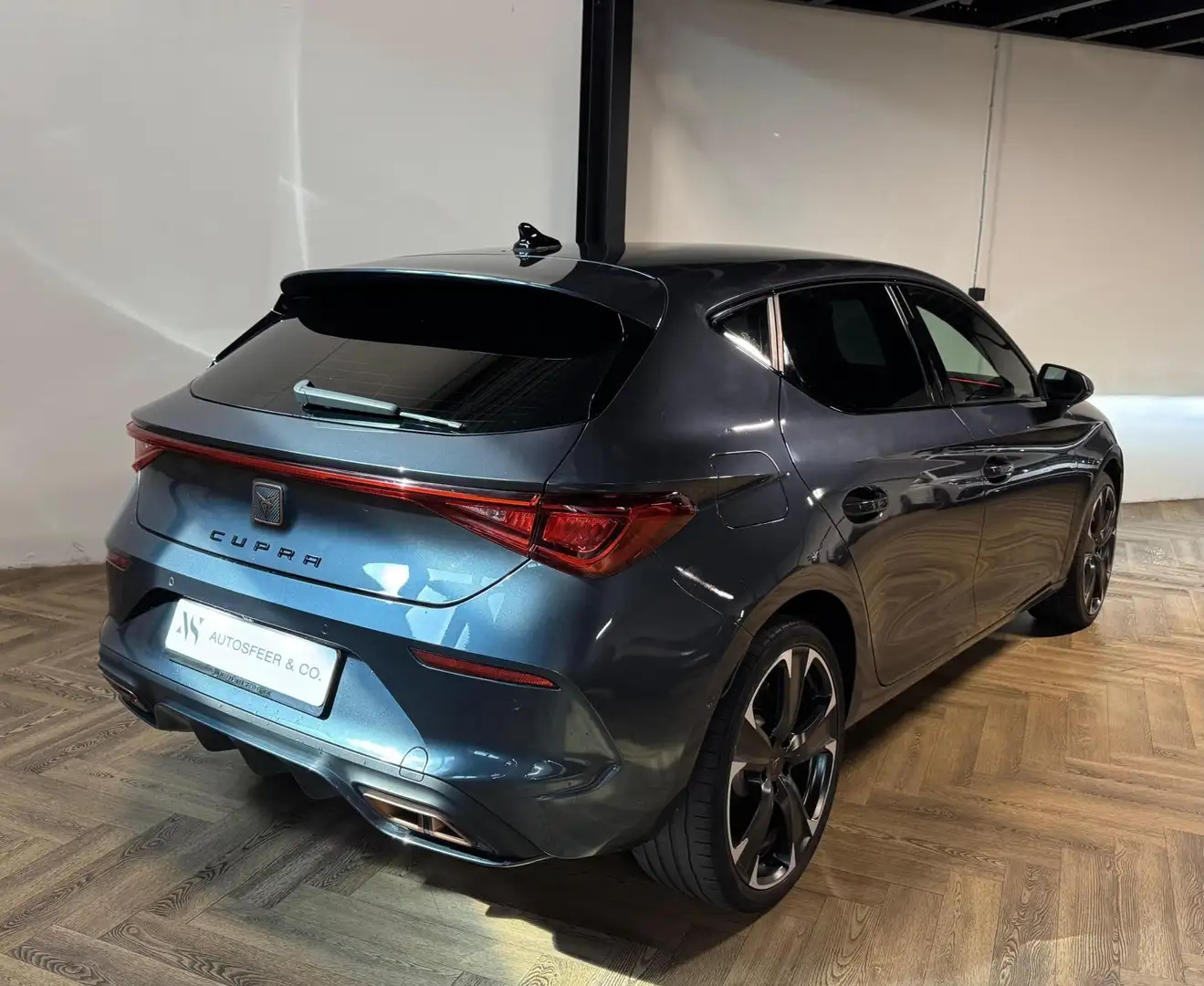 CUPRA Leon 1.4 e-Hybrid VZ Performance CAM KEYLESS VOL' Grijs - 2