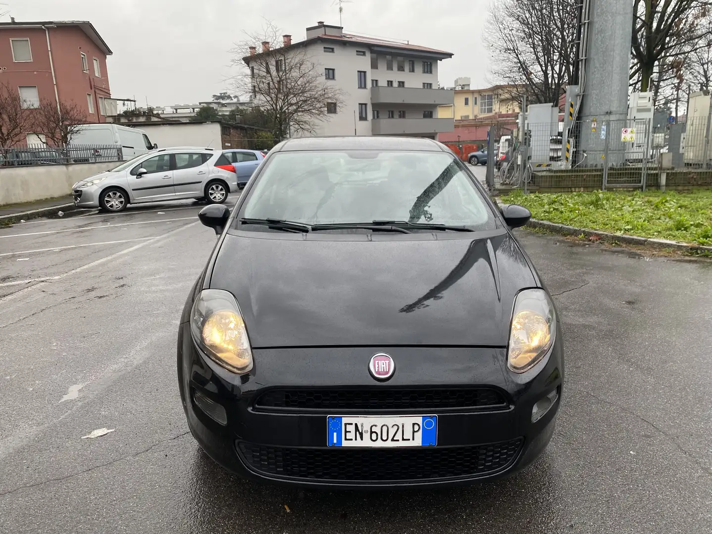 Fiat Punto Evo 5p 1.2 MyLife s&s NEOPATENTATI Nero - 2
