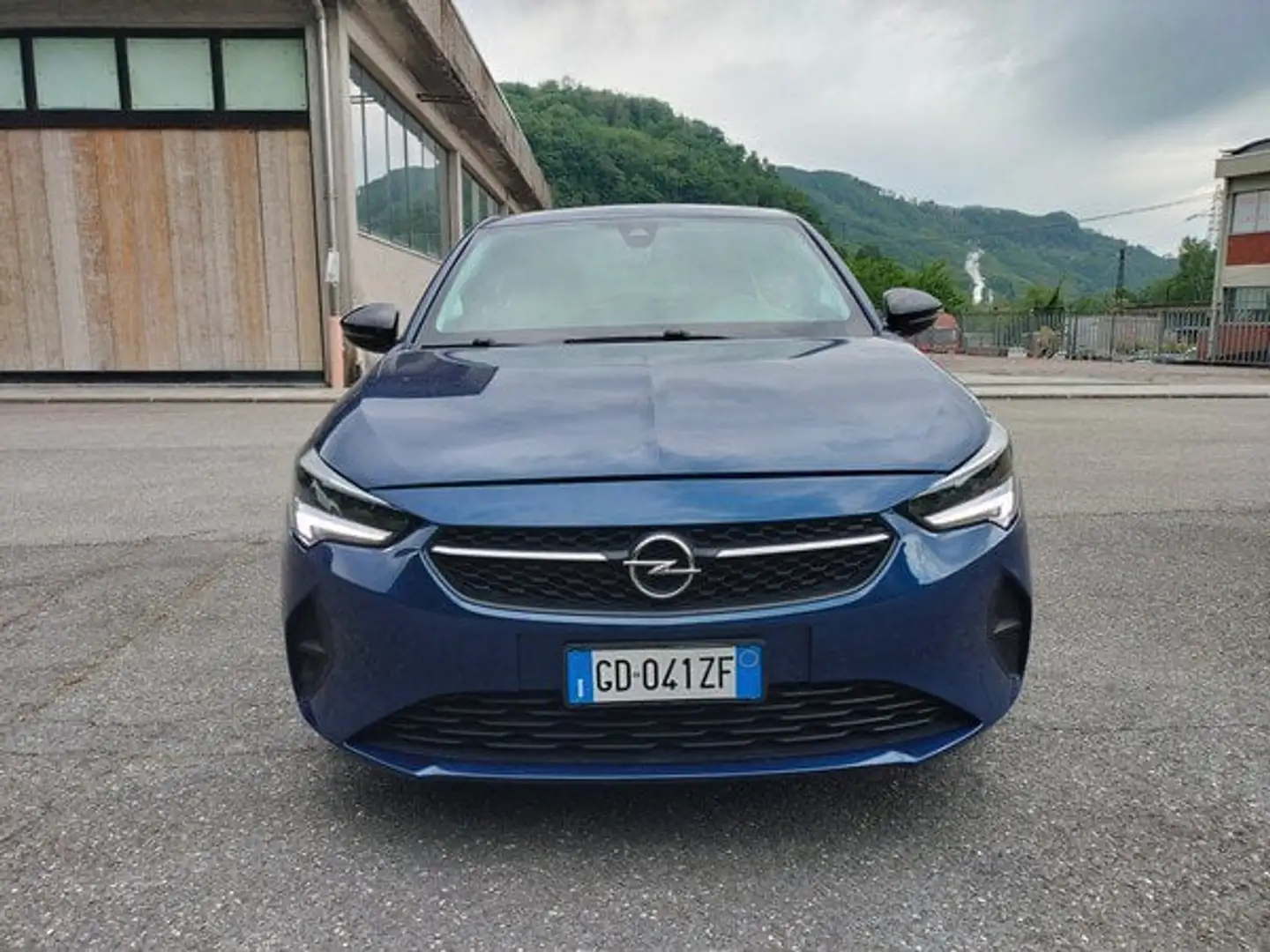 Opel Corsa 1.2 Elegance Bleu - 2