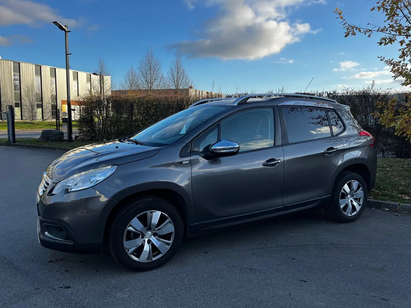 Peugeot 2008 2008 1.6 e-HDi 92ch FAP BVM5 Style Gris - 2