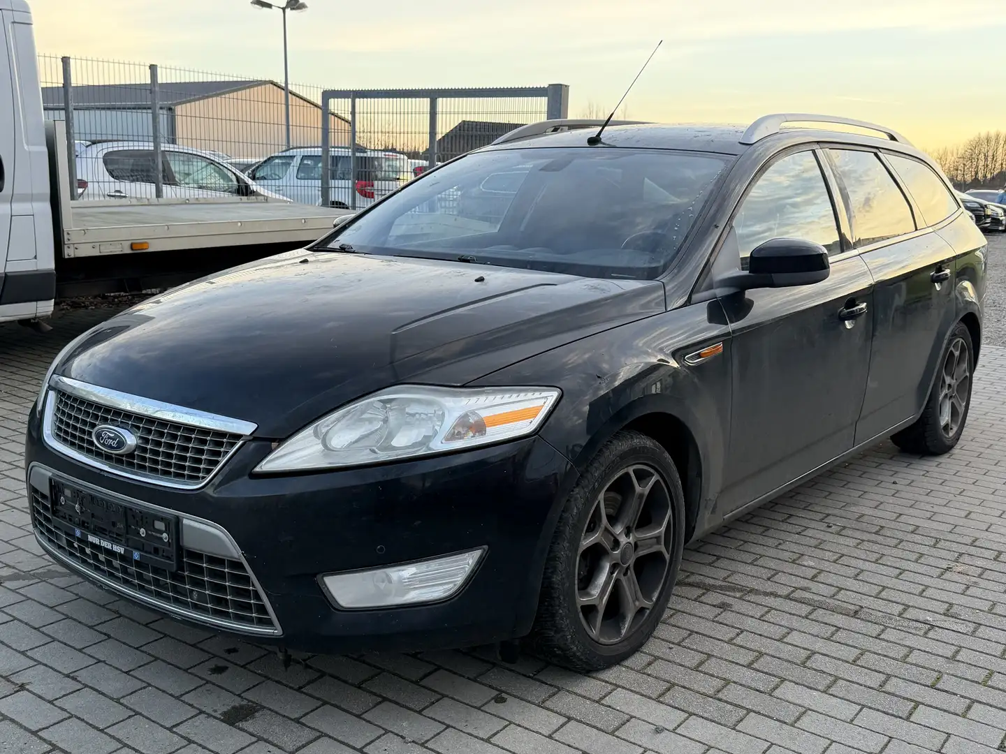 Ford Mondeo 2.2 TDCi Titanium Klimaauto AHK Teilleder Schwarz - 1