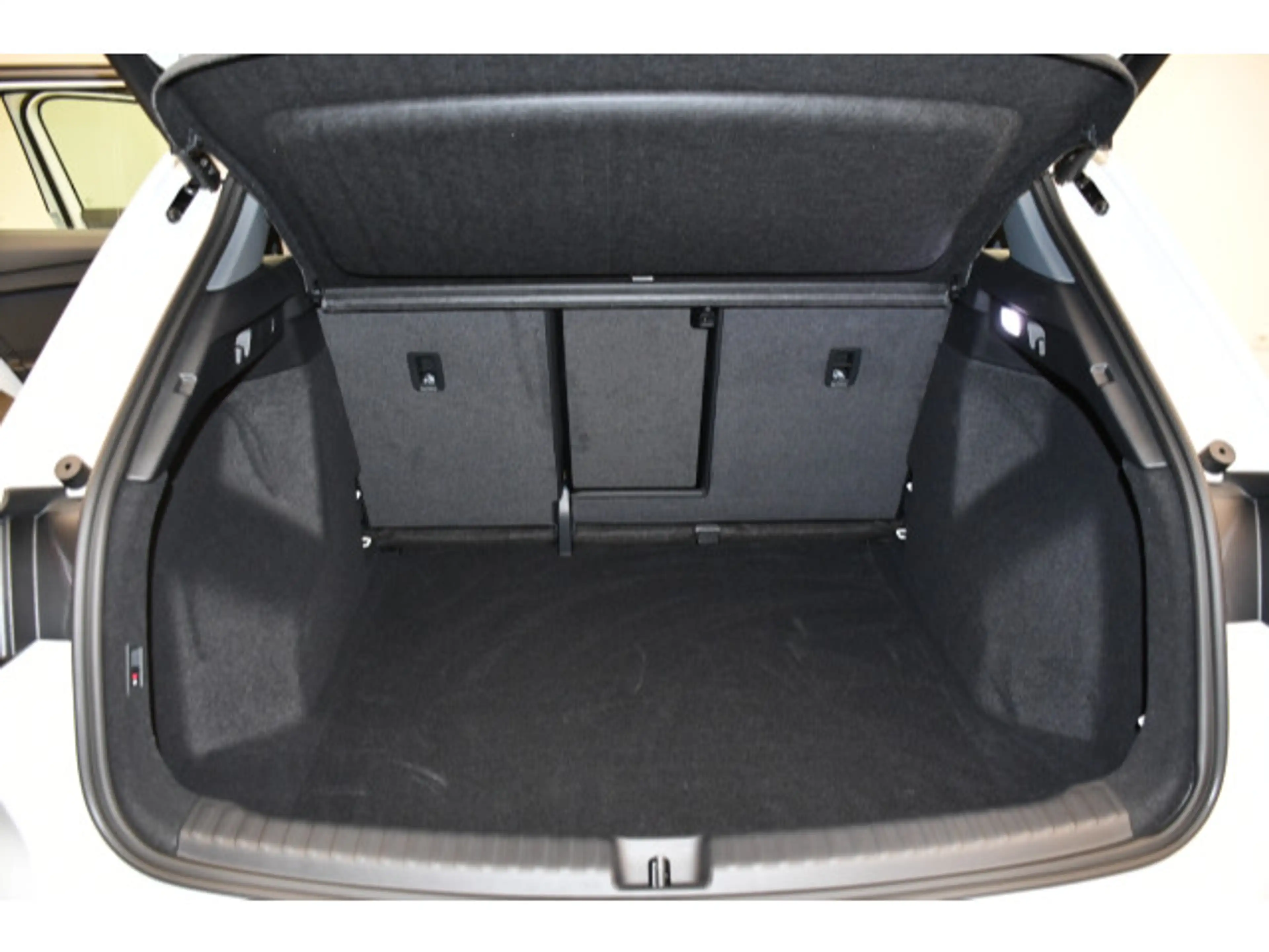 Audi Q4 e-tron Q4 40 e-tron Rückkam/AHK — photo 10