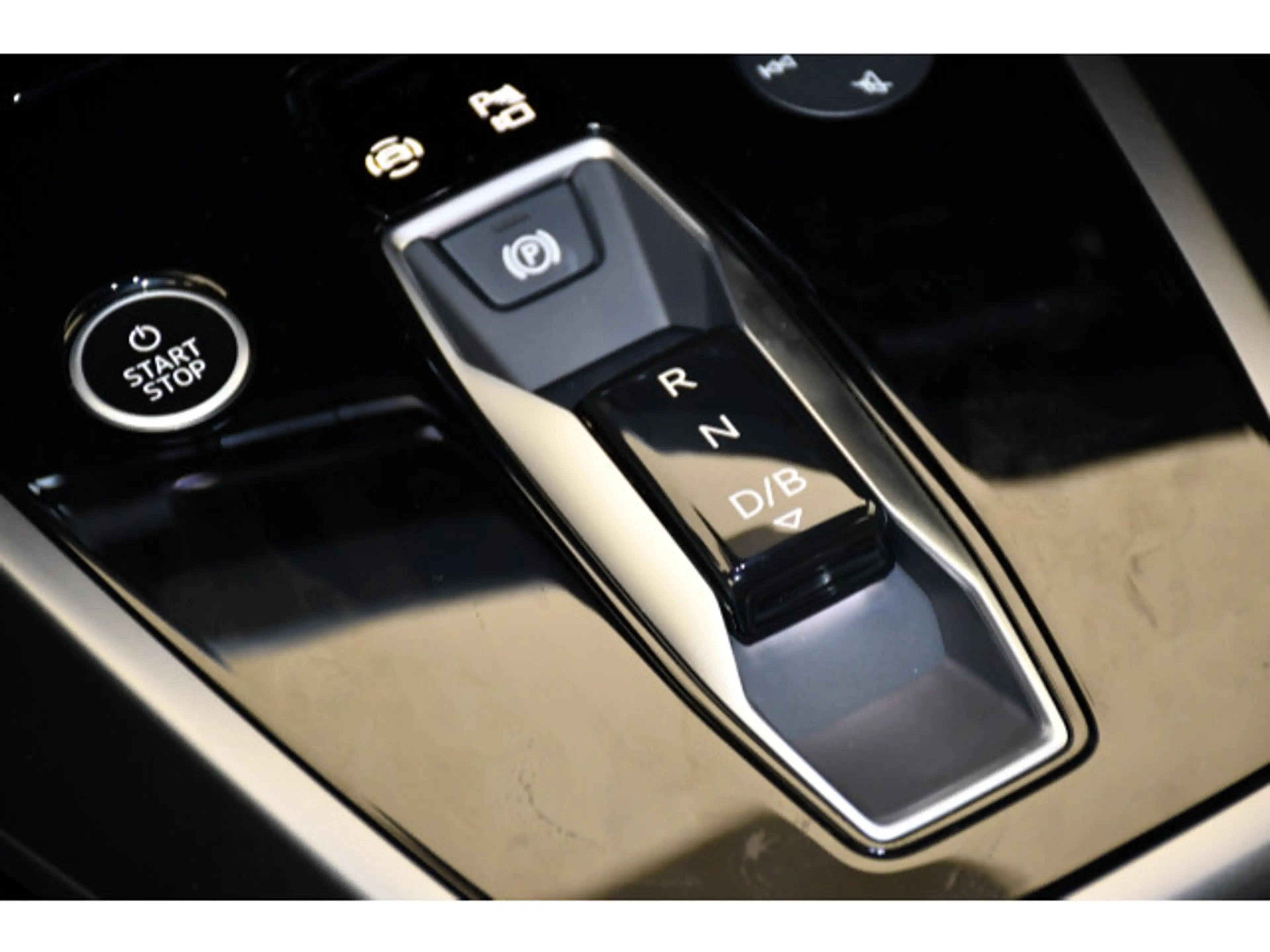 Audi Q4 e-tron Q4 40 e-tron Rückkam/AHK — photo 6