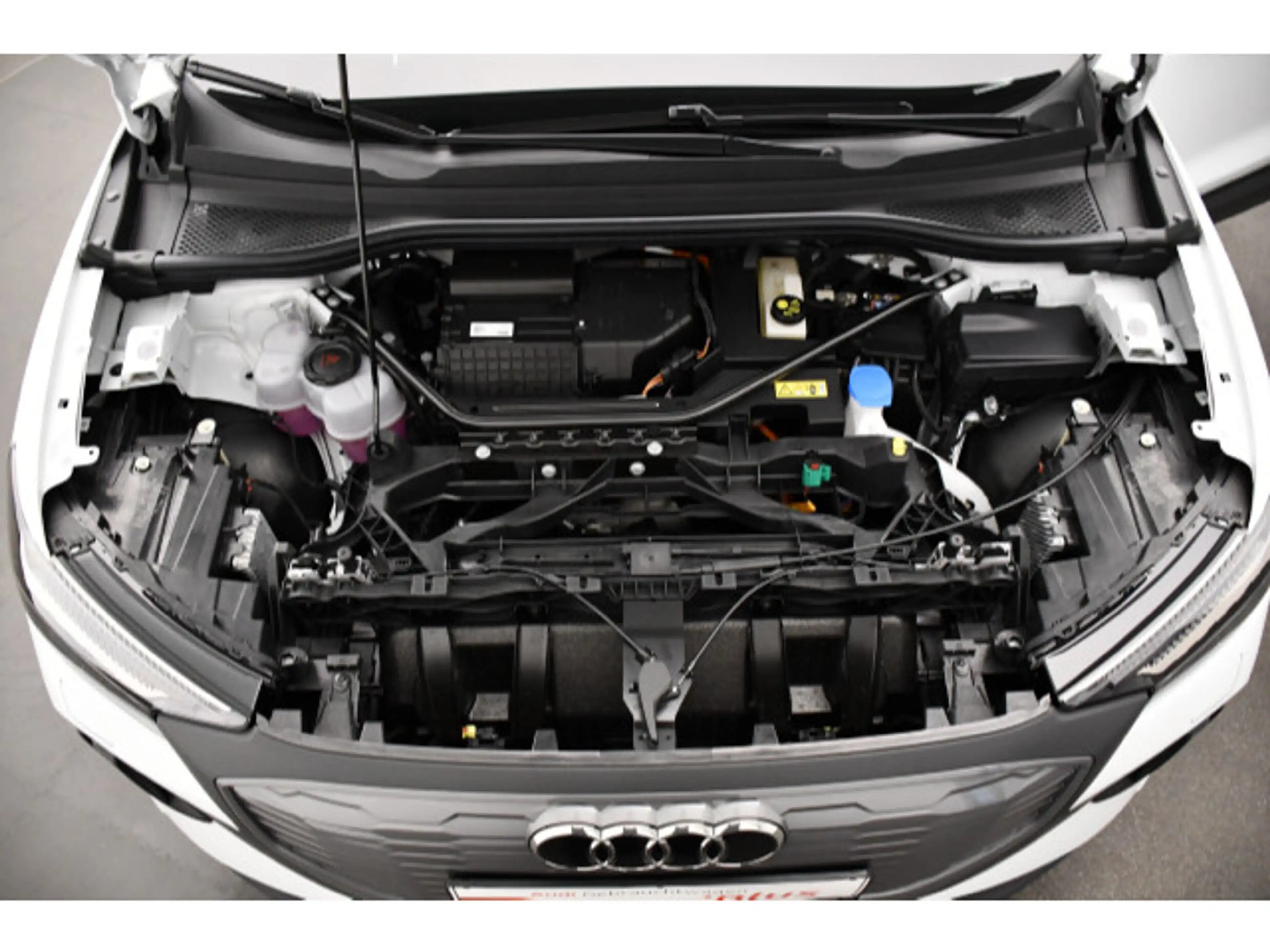 Audi Q4 e-tron Q4 40 e-tron Rückkam/AHK — photo 13