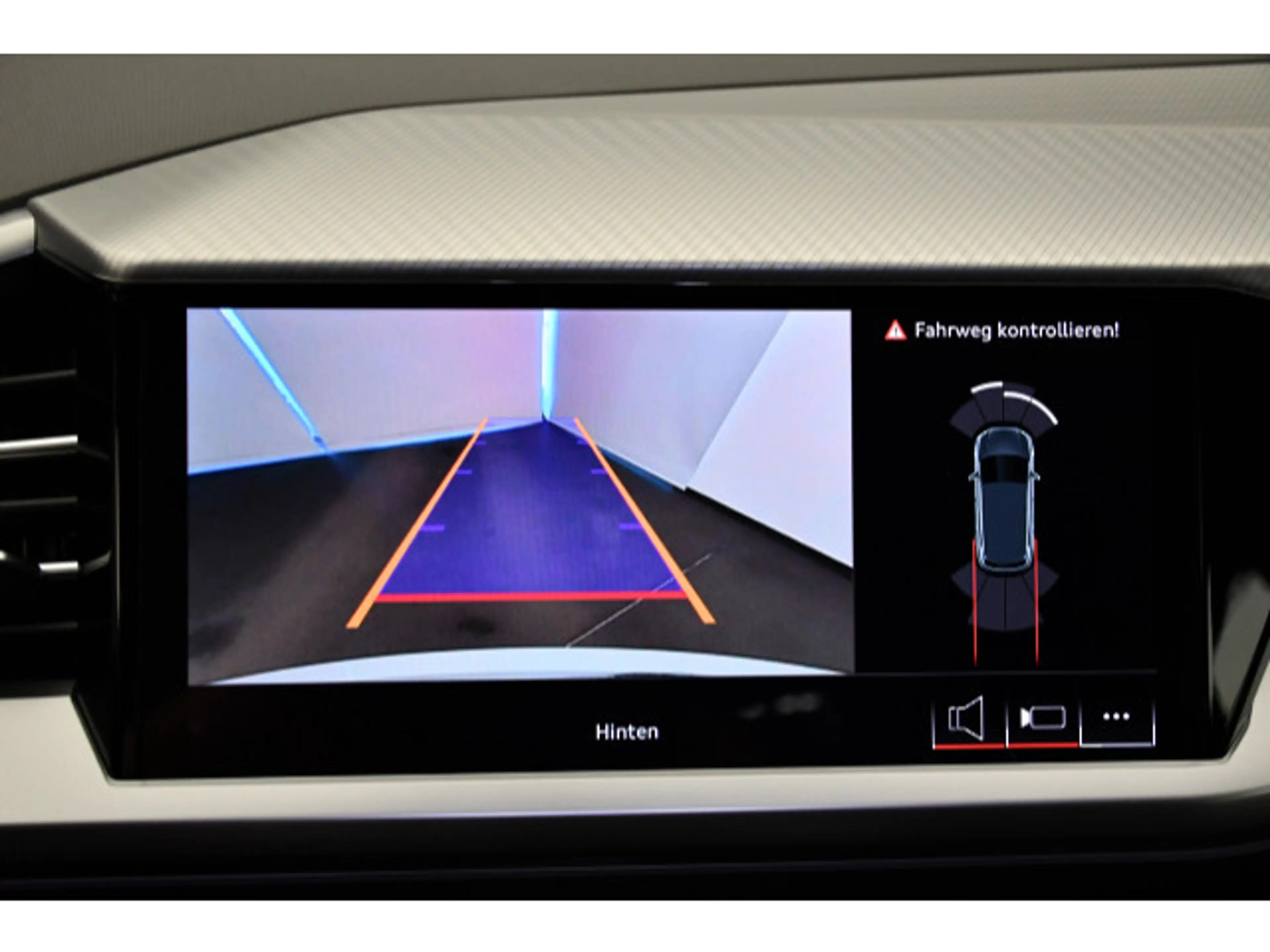 Audi Q4 e-tron Q4 40 e-tron Rückkam/AHK — photo 8