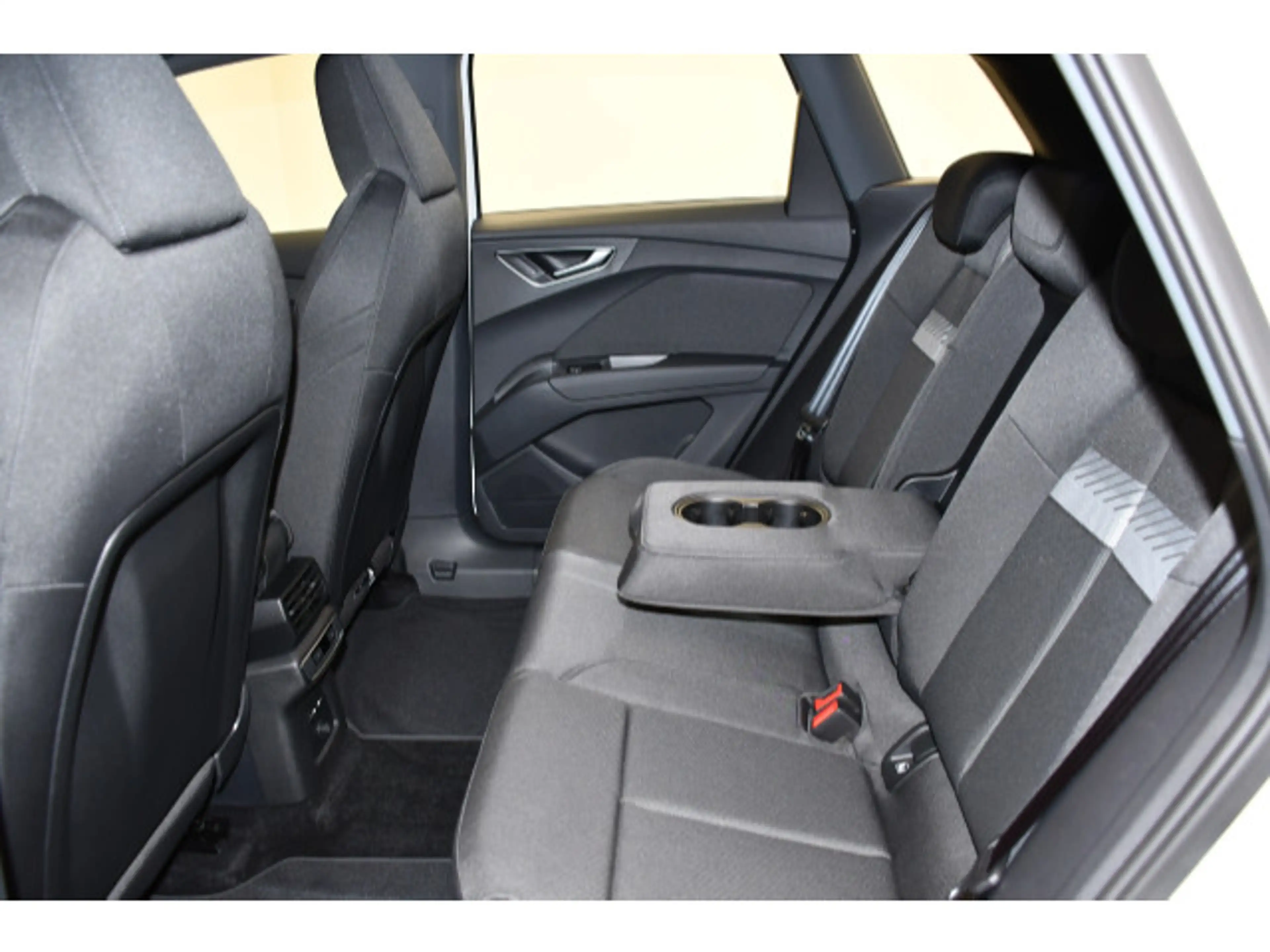 Audi Q4 e-tron Q4 40 e-tron Rückkam/AHK — photo 9