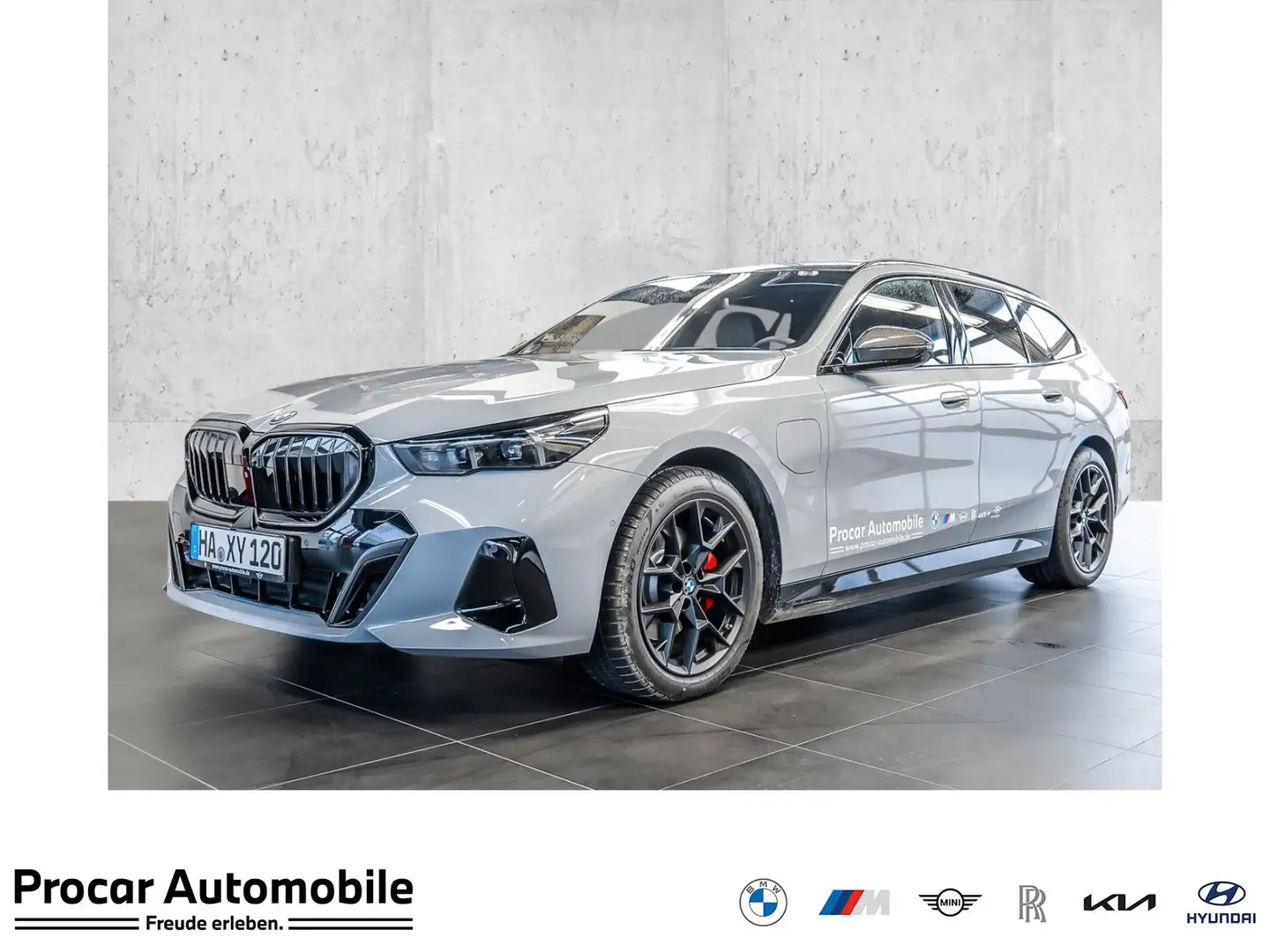 BMW 530 e xDrive MSportPro HUD AHK DAPro B&W PANO Grau - 1