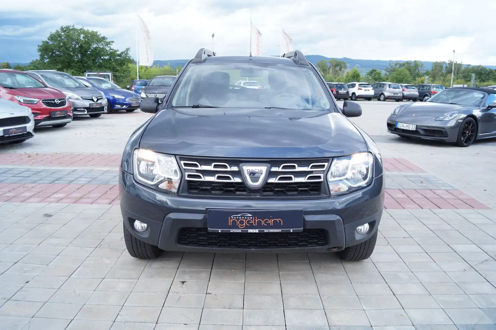 Dacia Duster I Laureate 4x2 Klima Navi PDC SHZ Euro 6 Grau - 2