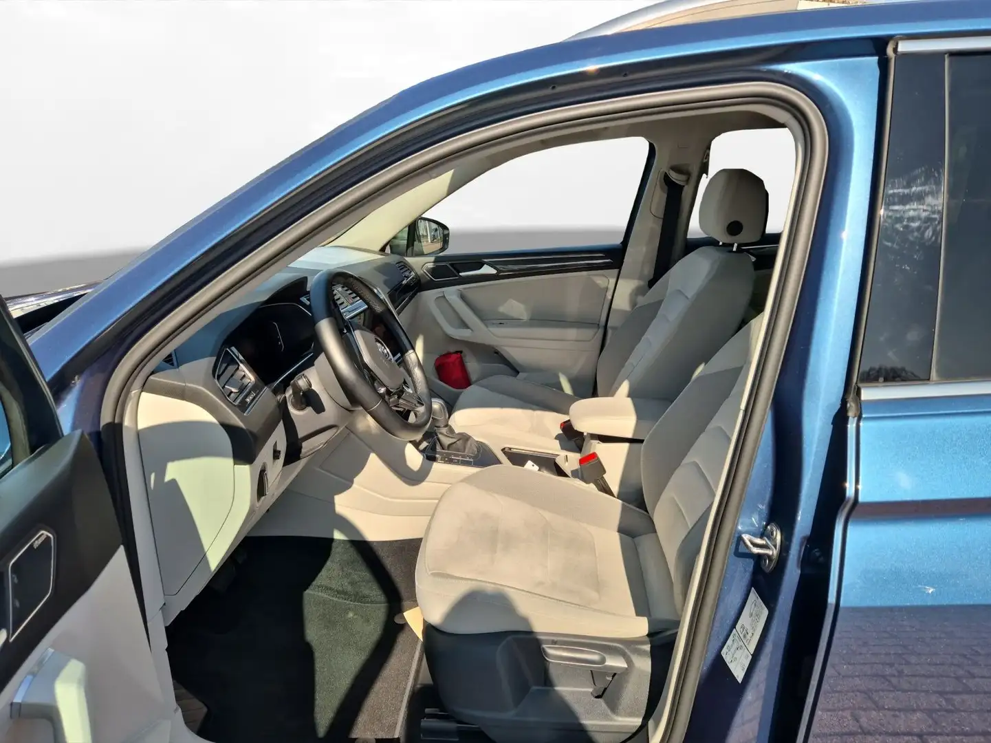 Volkswagen Tiguan Allspace 1.5 TSI DSG Highline Navi AHK Ka Blau - 2