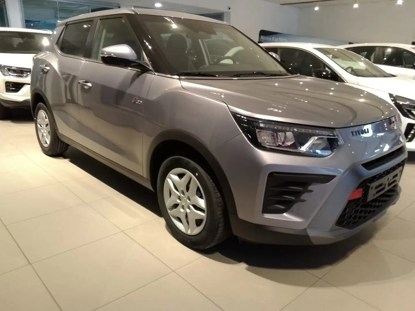 KGM Tivoli 1.5 GDI Turbo 135 CV "GPL OMAGGIO" Gri - 2