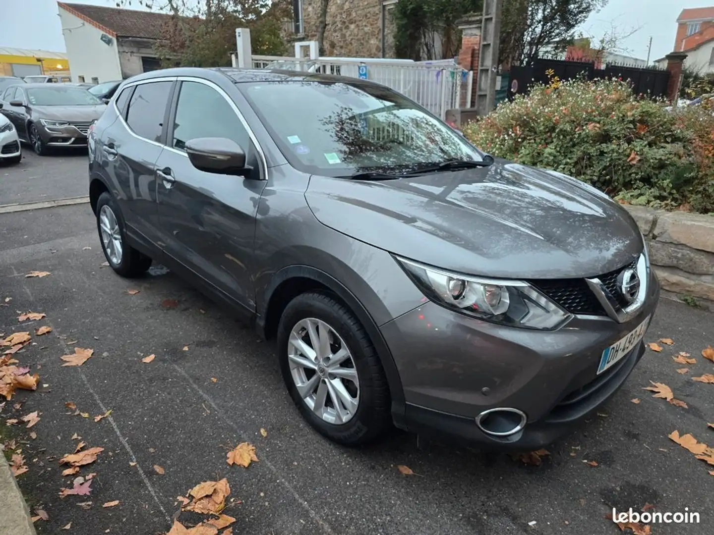 Nissan Qashqai 1.2l Dig 115 connect Édition Gris - 2