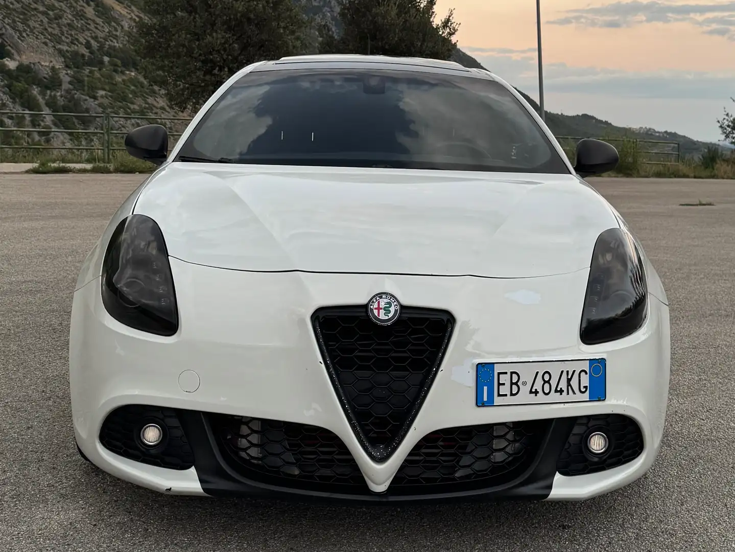 Alfa Romeo Quadrifoglio Giulietta 1750 TBi Quadrifoglio Verde Blanc - 2